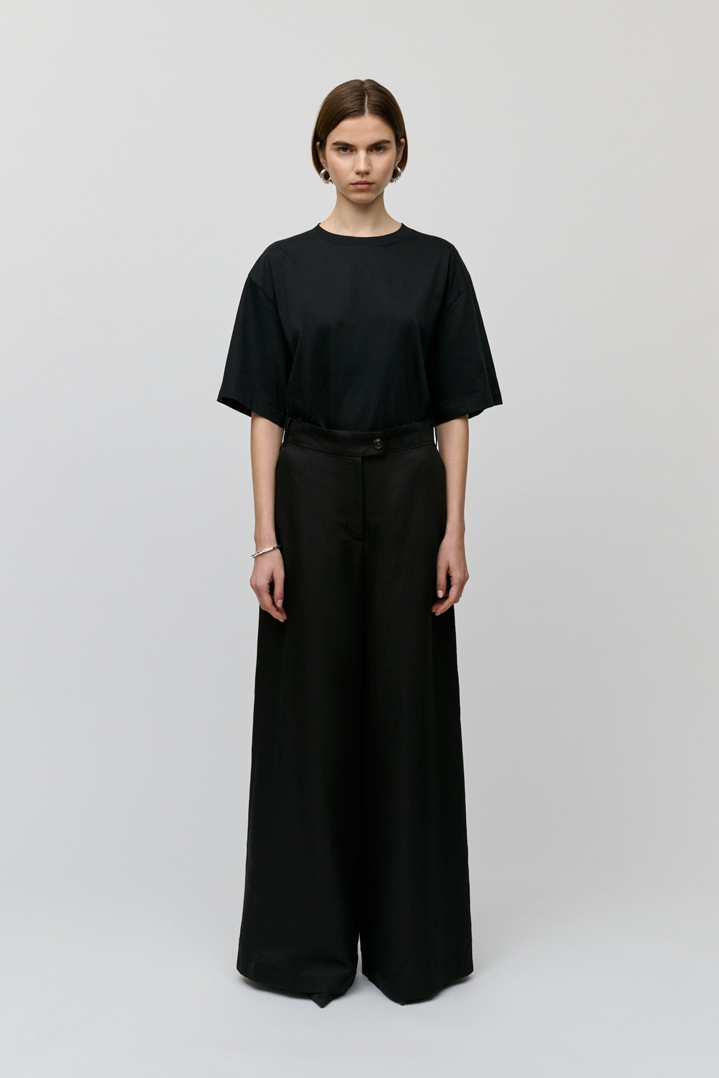 PIERA Trousers LOOKBOOK FRONT 30600622-BK999