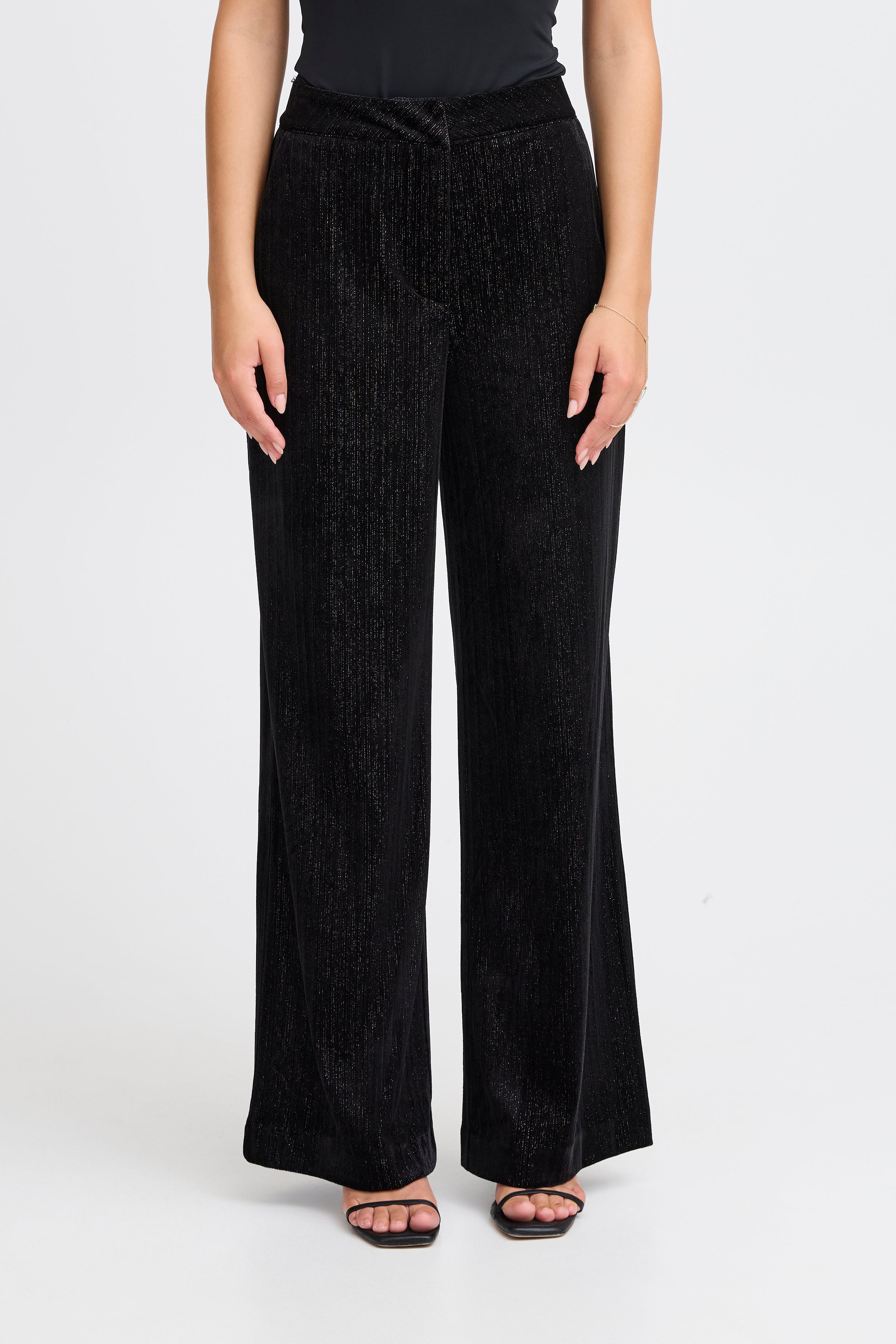 IHKATE Hose LOOKBOOK FRONT 20122166-194008