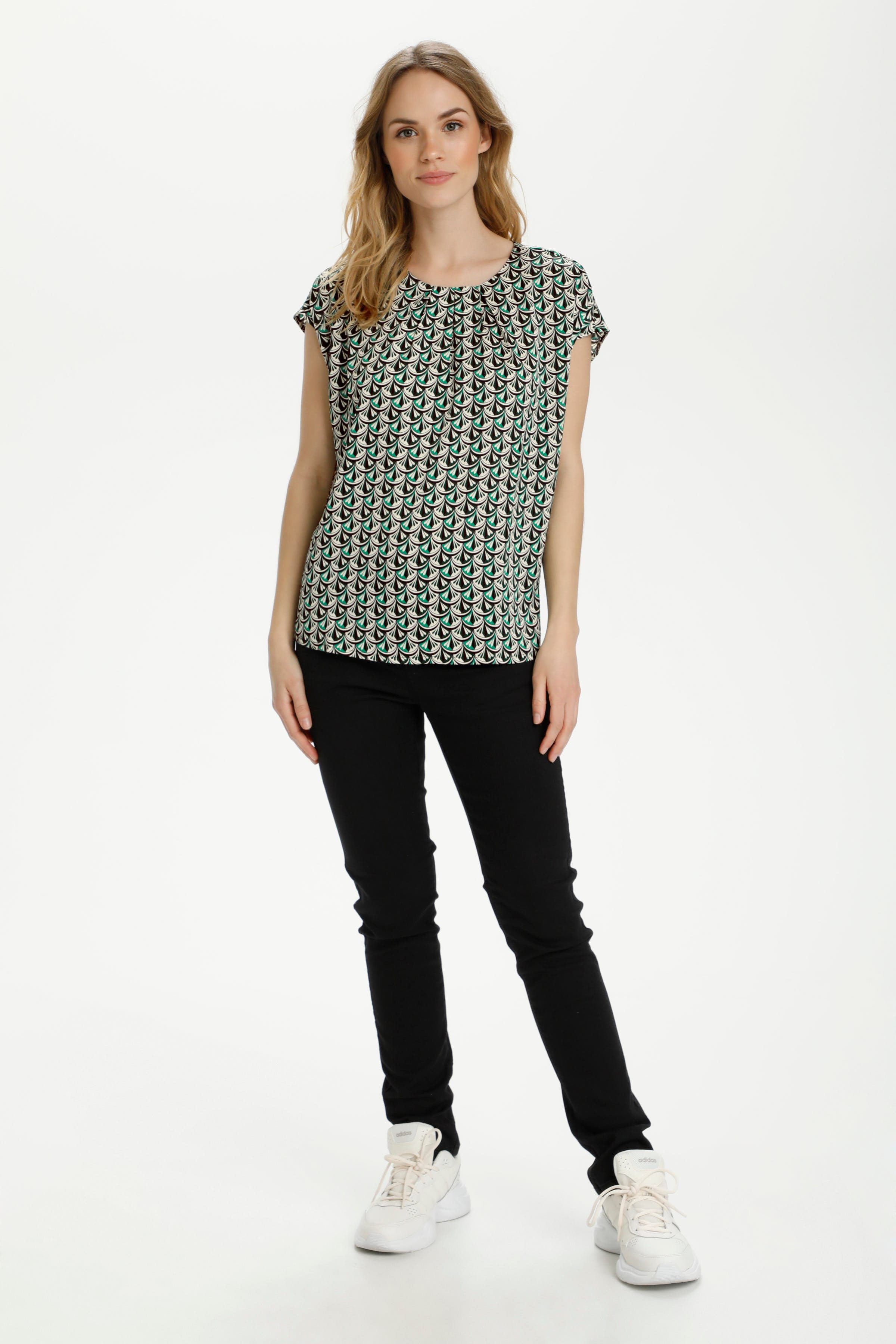 KAann Bluse LOOKBOOK FRONT 10504586-50966