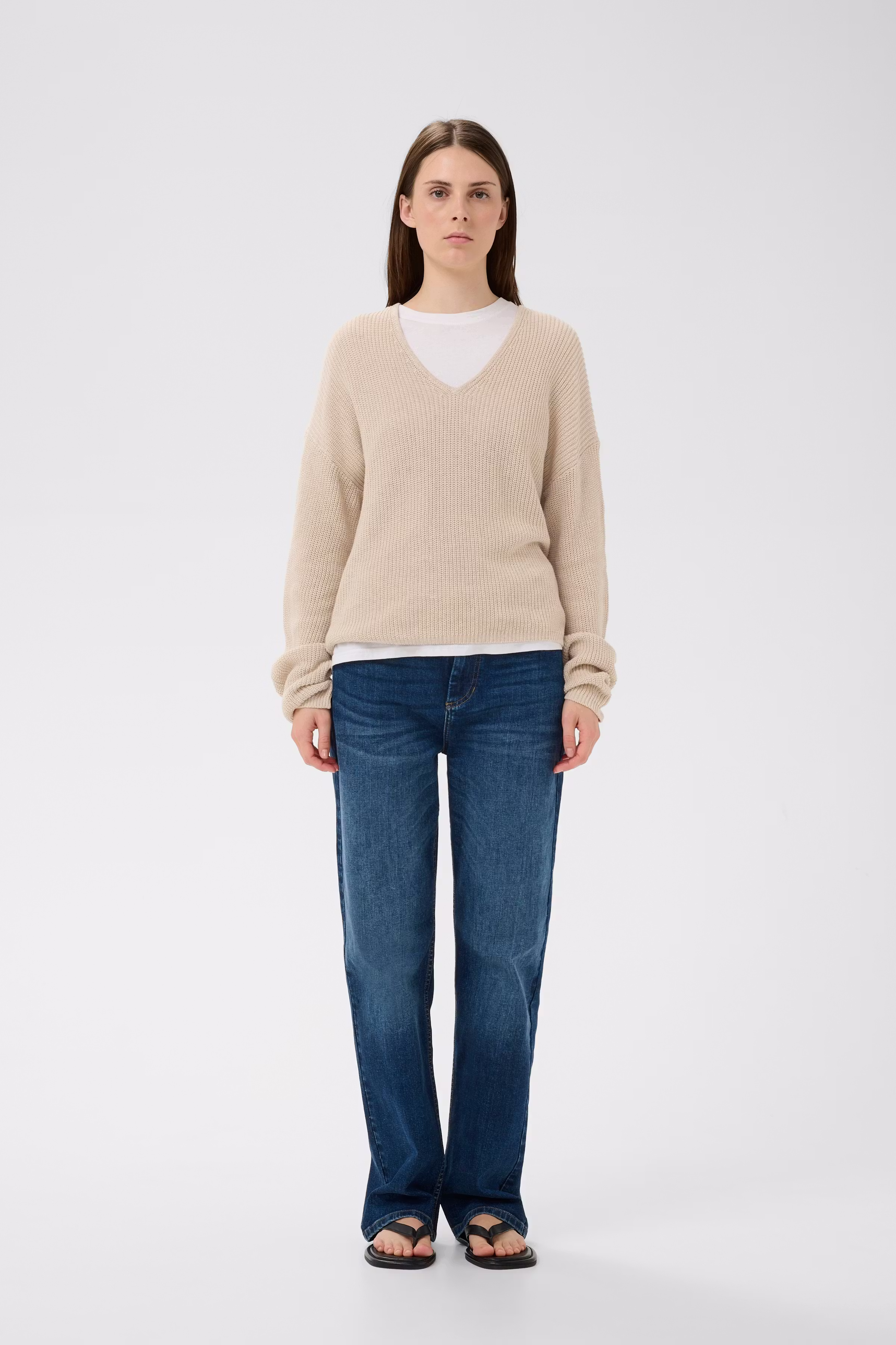 MIAMIW V-neck Pullover LOOKBOOK FRONT 30112407-300597