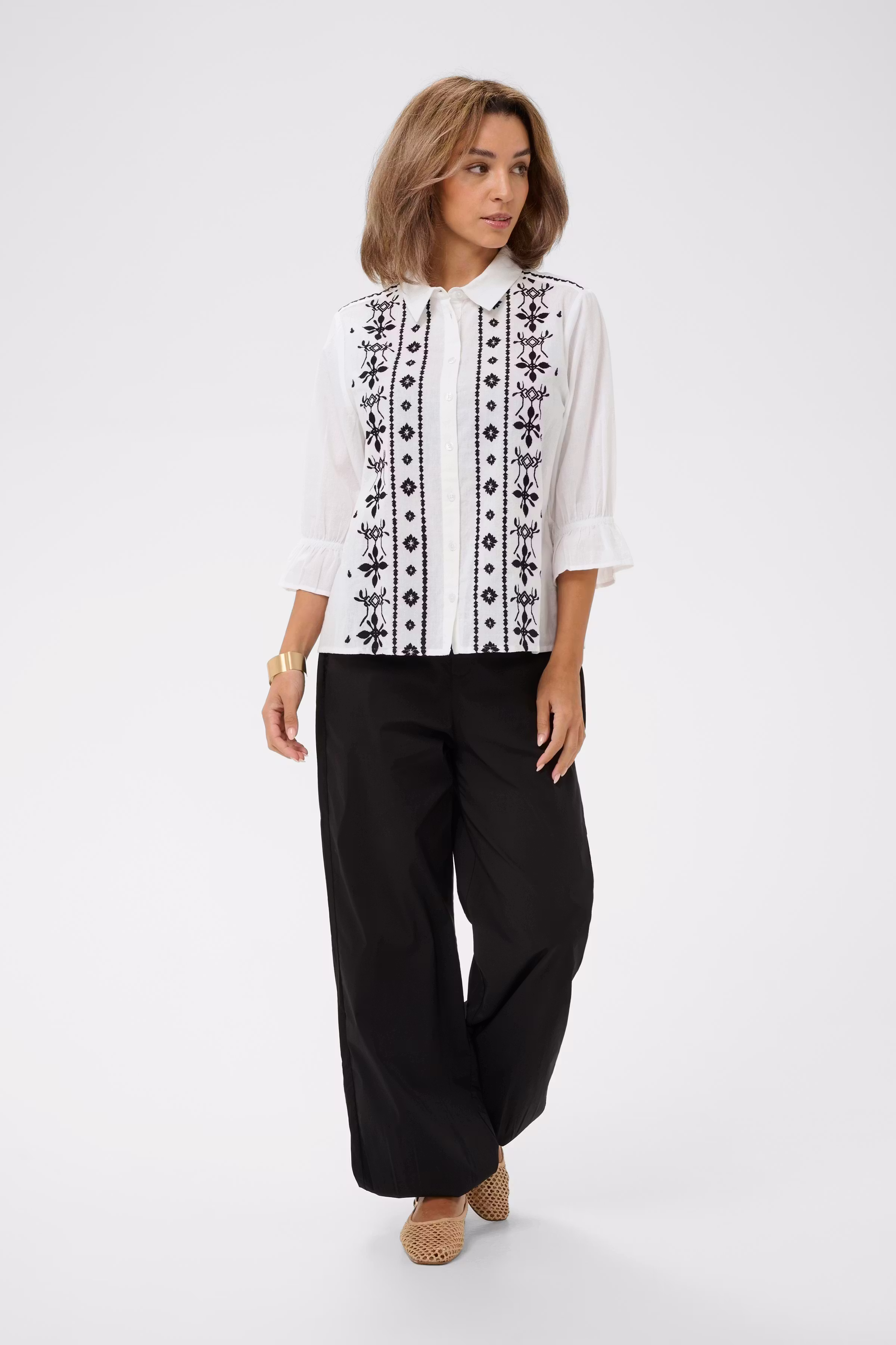 CRBrianna Shirt LOOKBOOK FRONT 10614768-110602