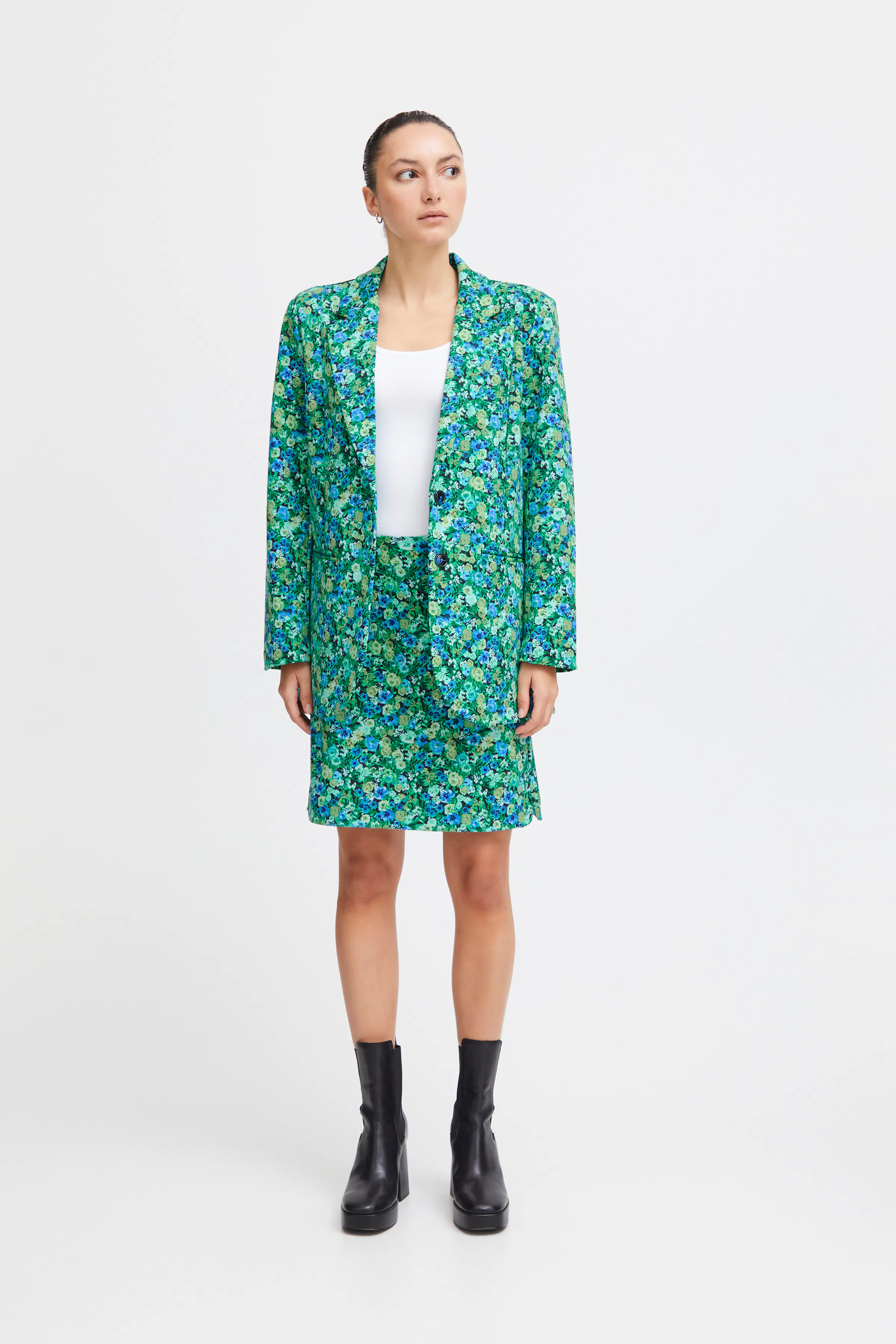 IHKATE Rock LOOKBOOK FRONT 20120505-202699