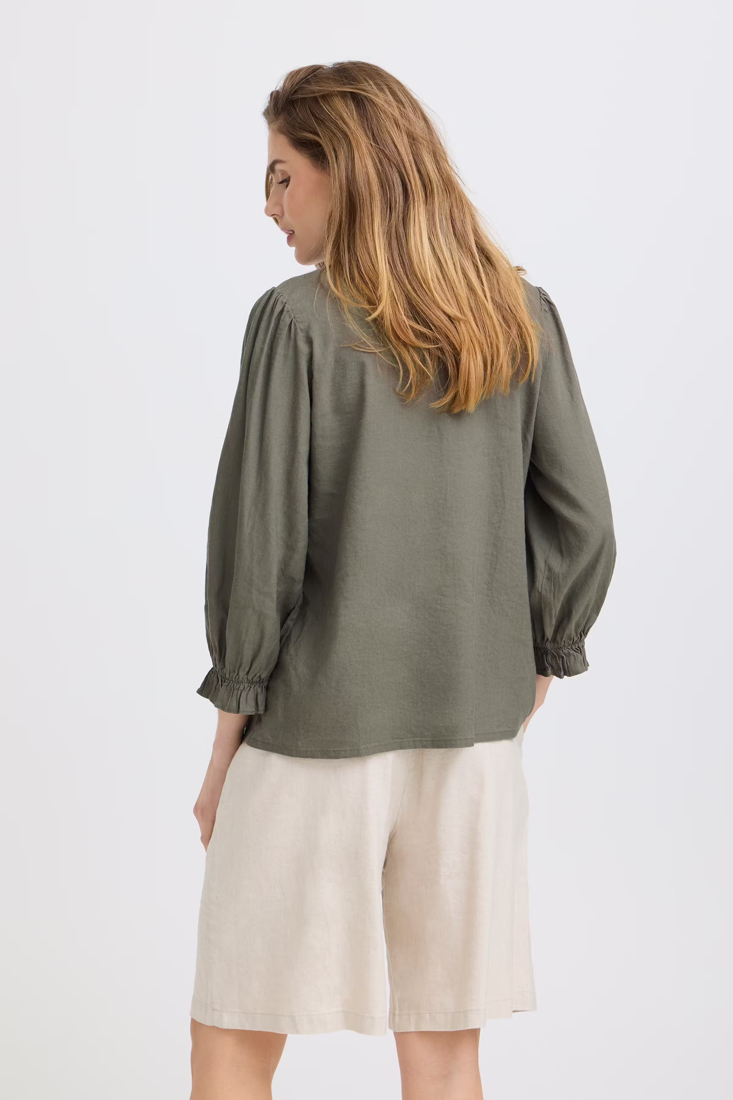 PZLUCA Blouse LOOKBOOK BACK 50210428-180312