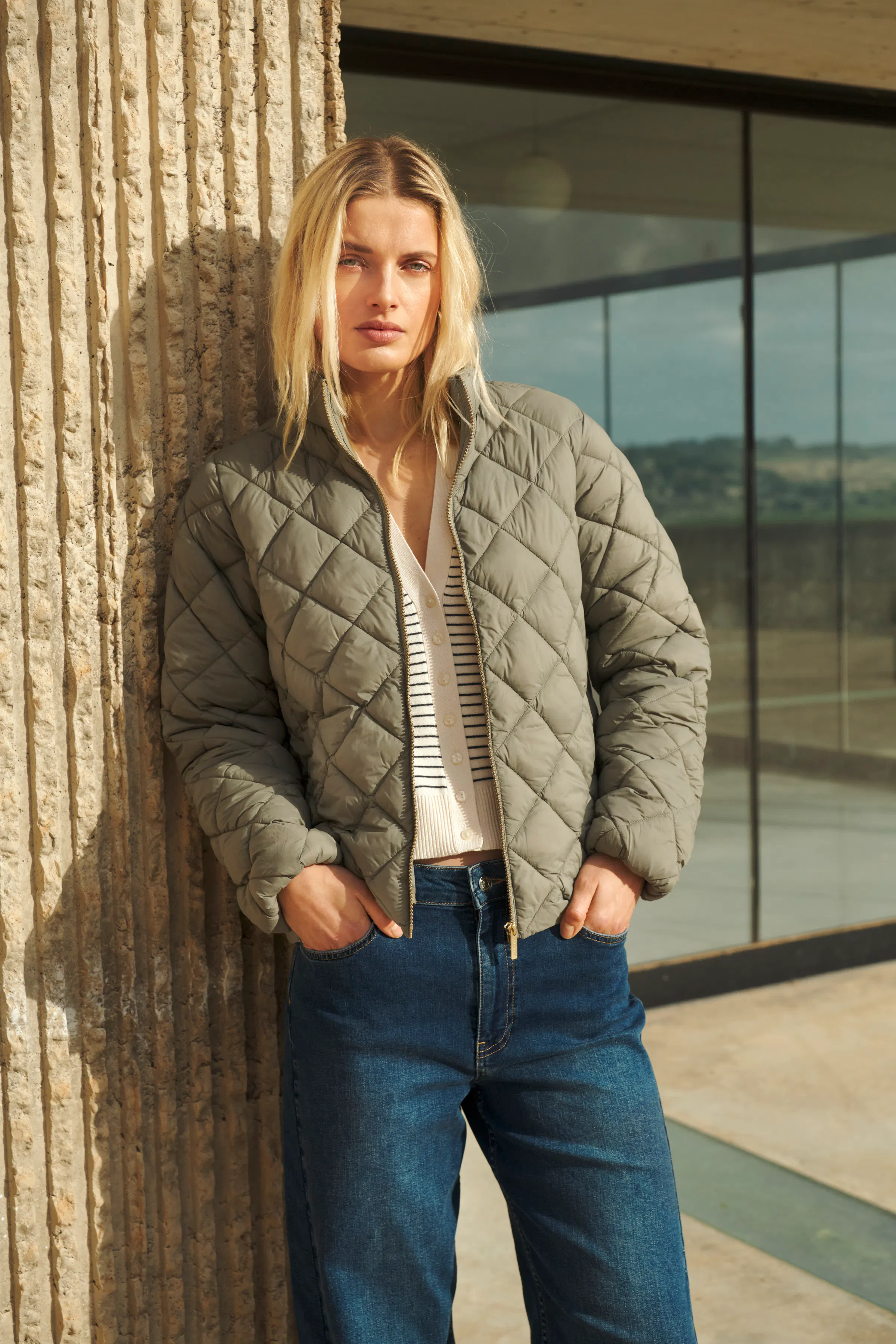 OliaPW Outerwear LOCATION NONE 30310243-181015