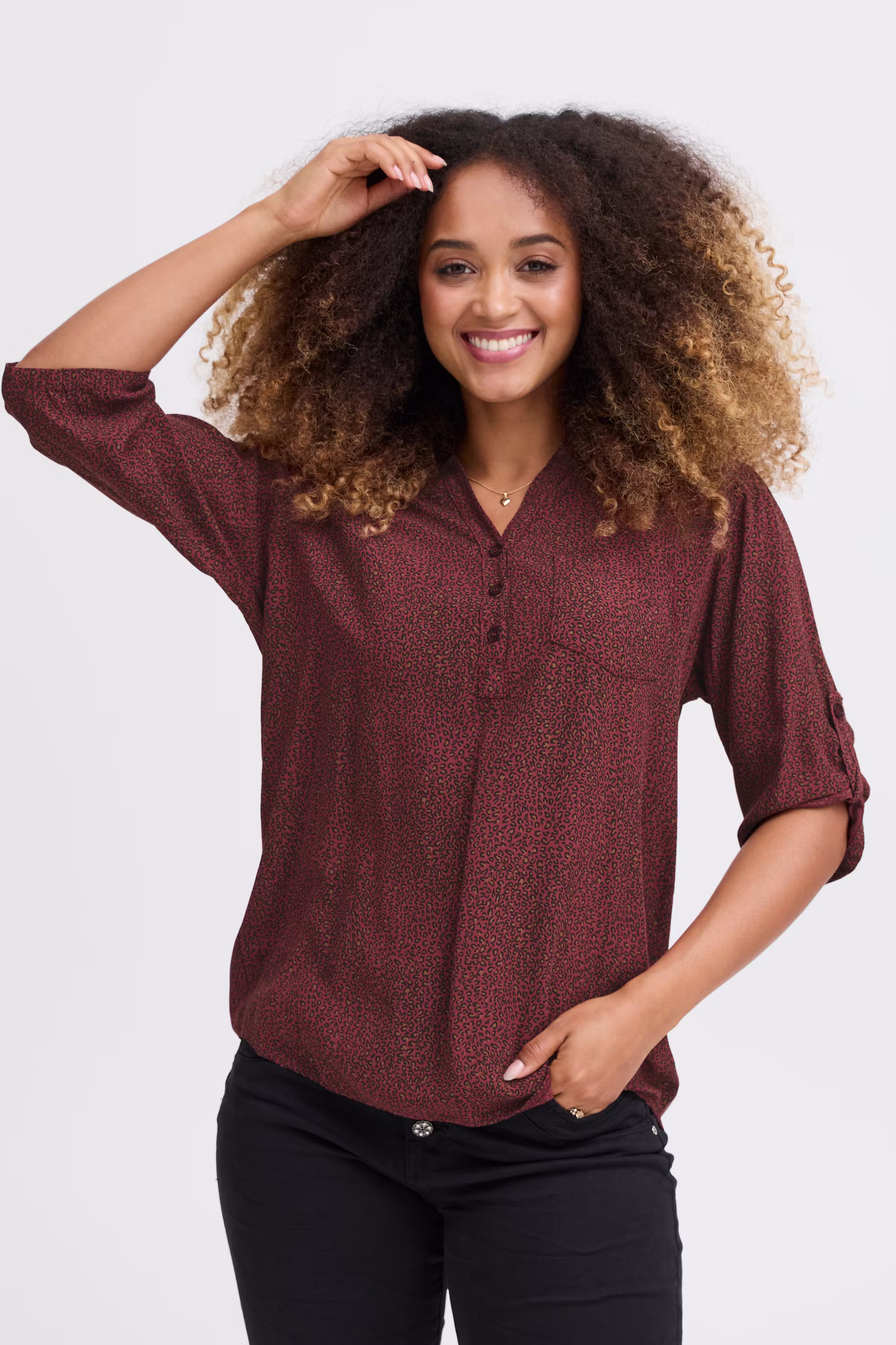 SBRAFIA Bluse LOOKBOOK DETAIL 22100341-191543