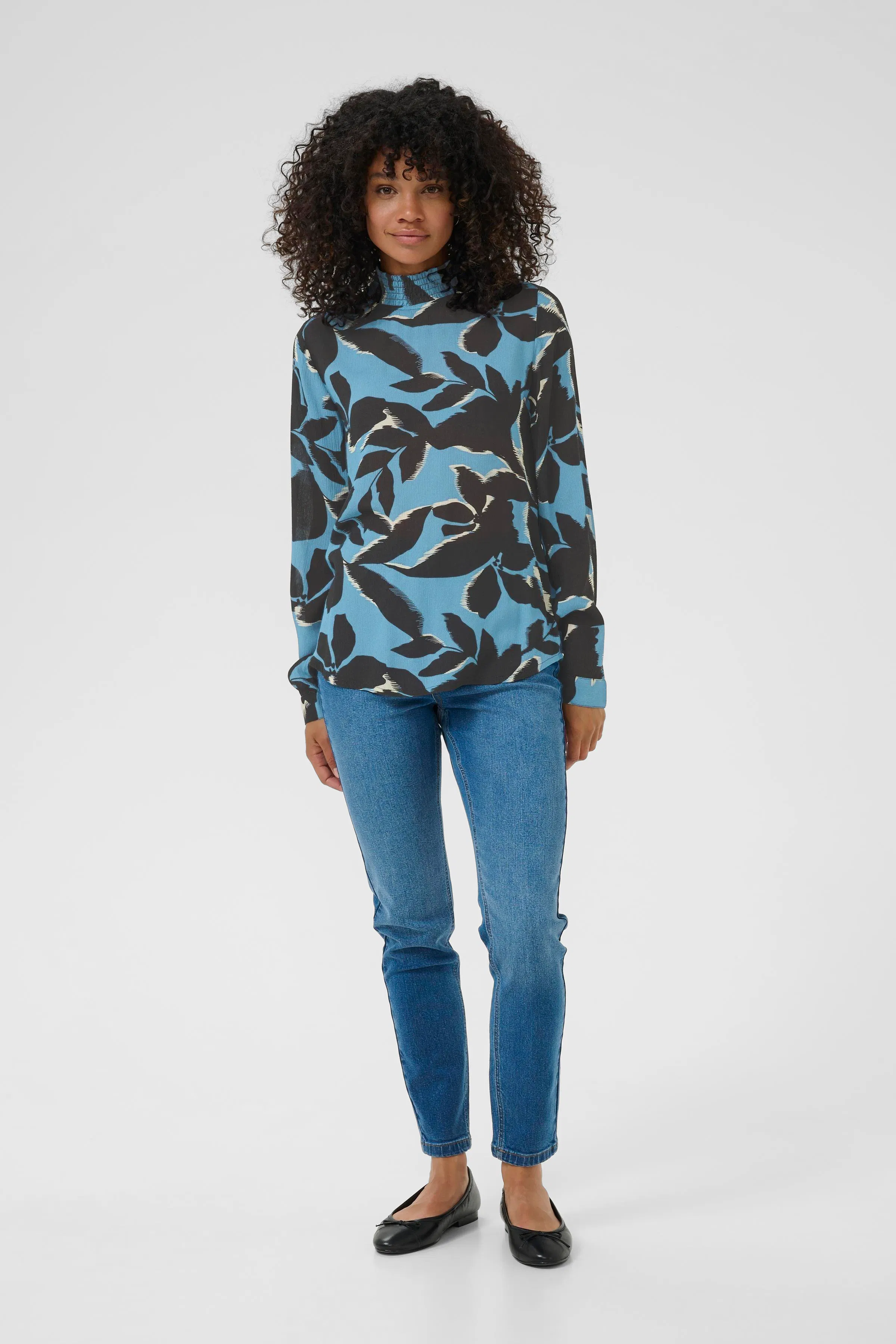 KAamber Bluse LOOKBOOK FRONT 10508258-108389
