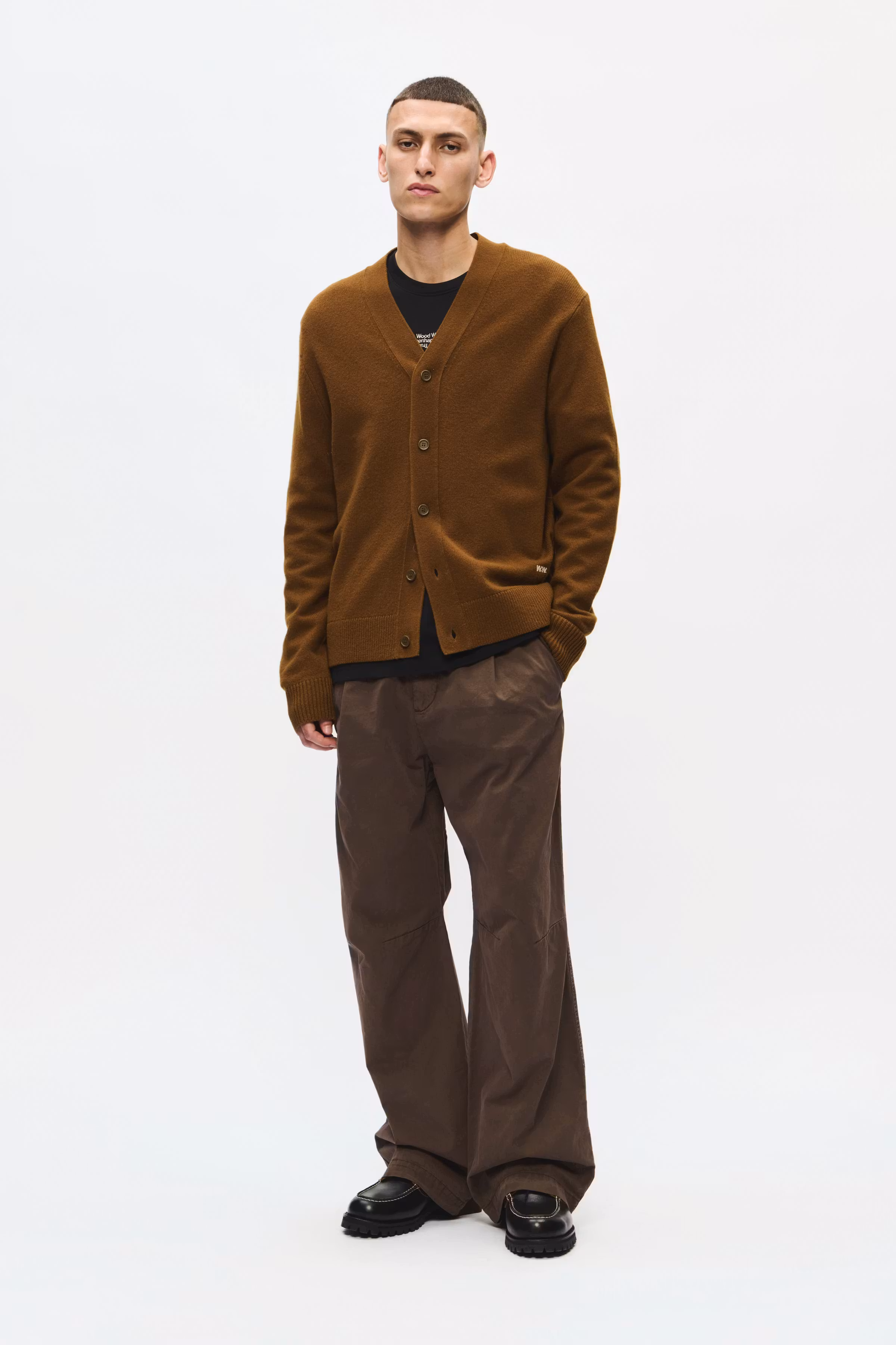 WWlogo Cardigan LOOKBOOK FRONT 30252199-190815