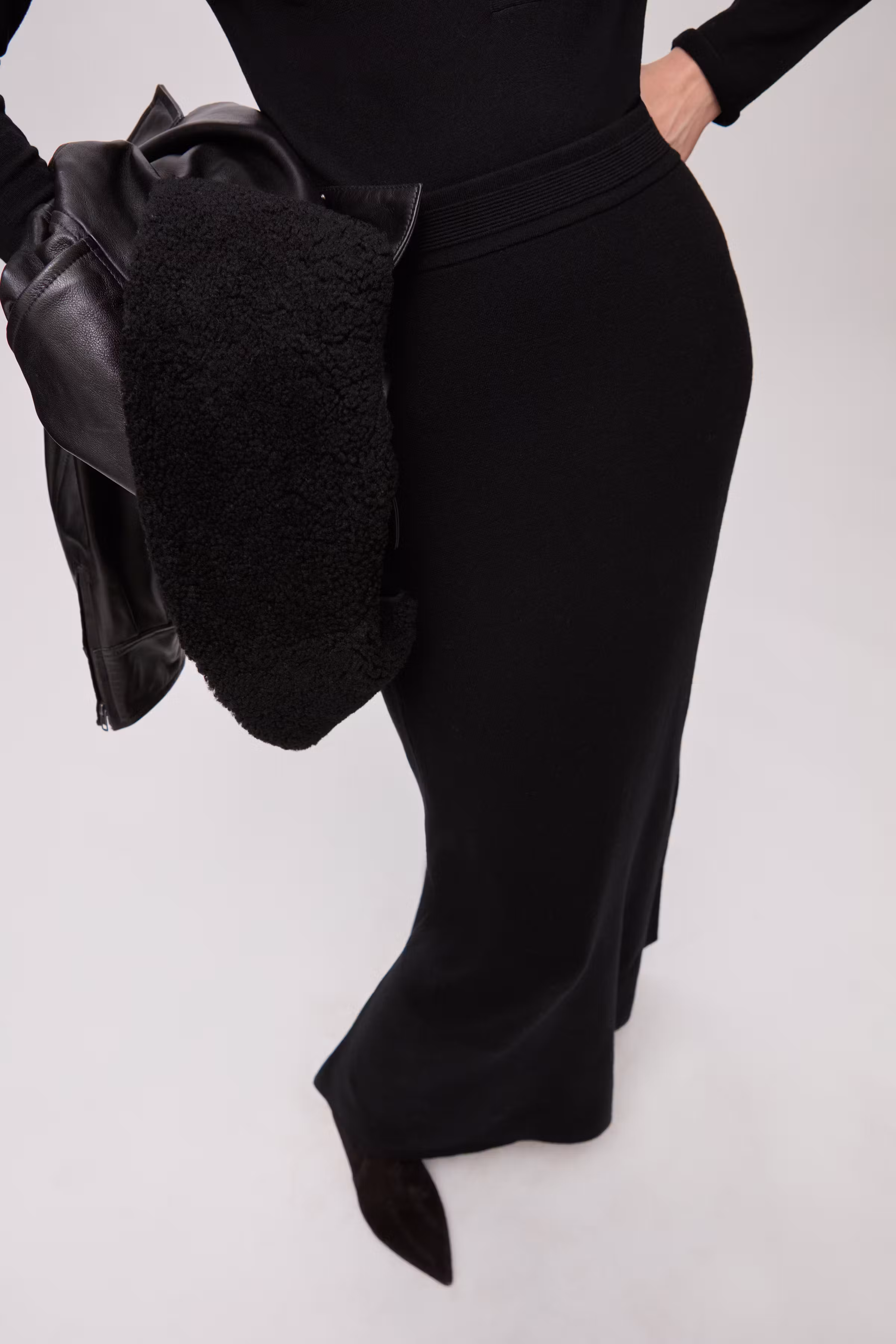 IOFeria LOOKBOOK FRONT 30600719-BK999