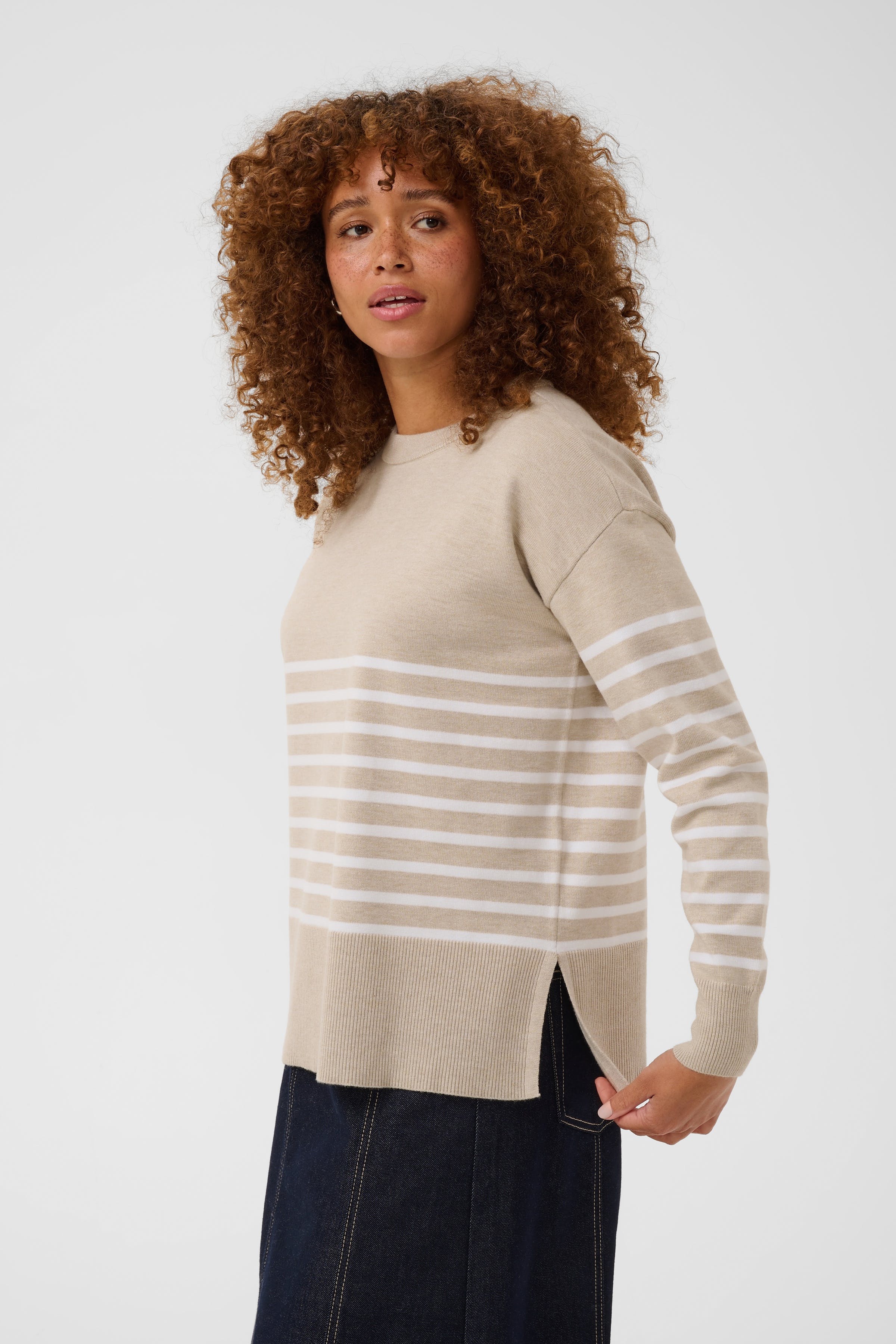 KAlimone Pullover LOOKBOOK FRONT 10511830-1000351
