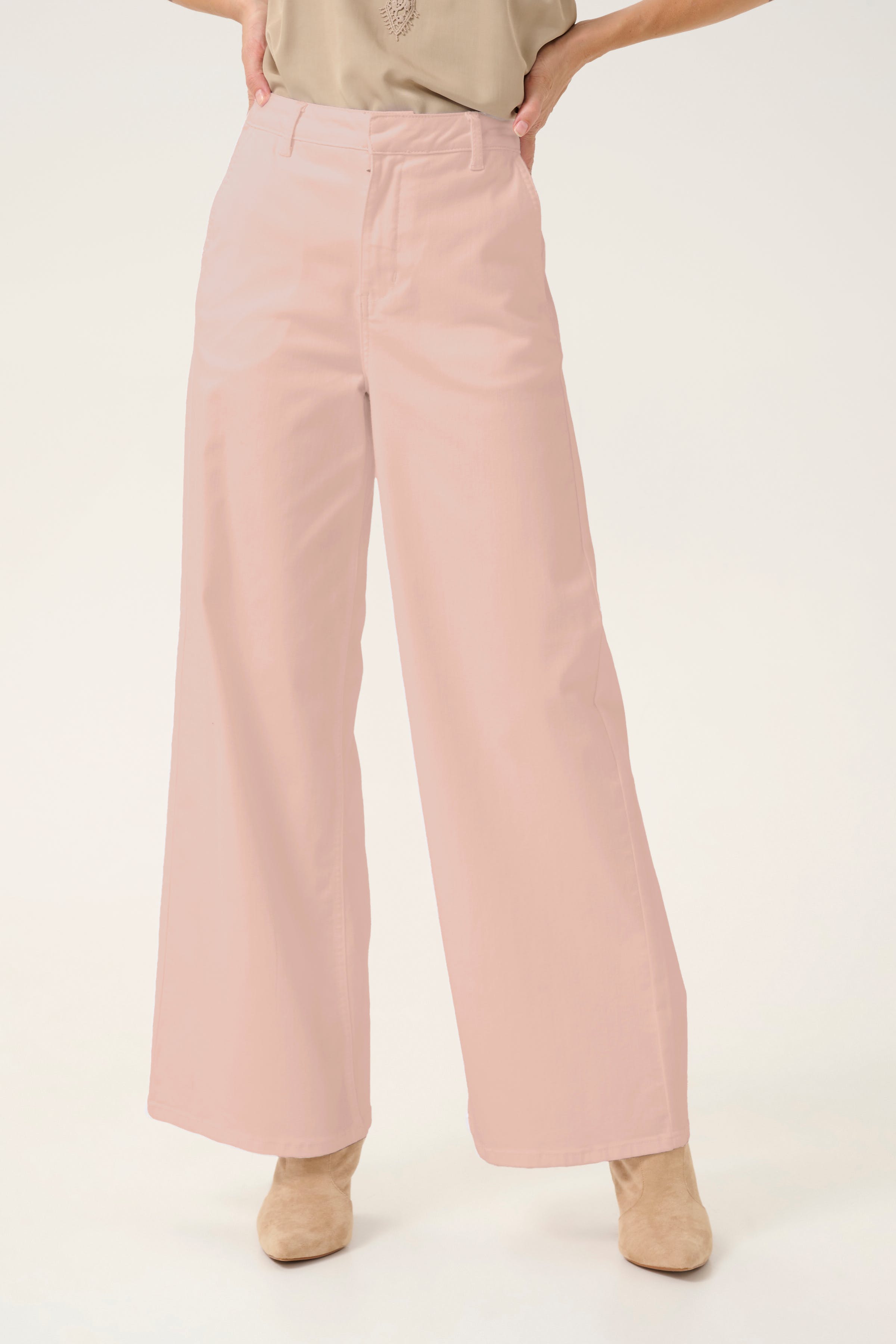 CRVisti Jeans LOOKBOOK FRONT 10613683-141803