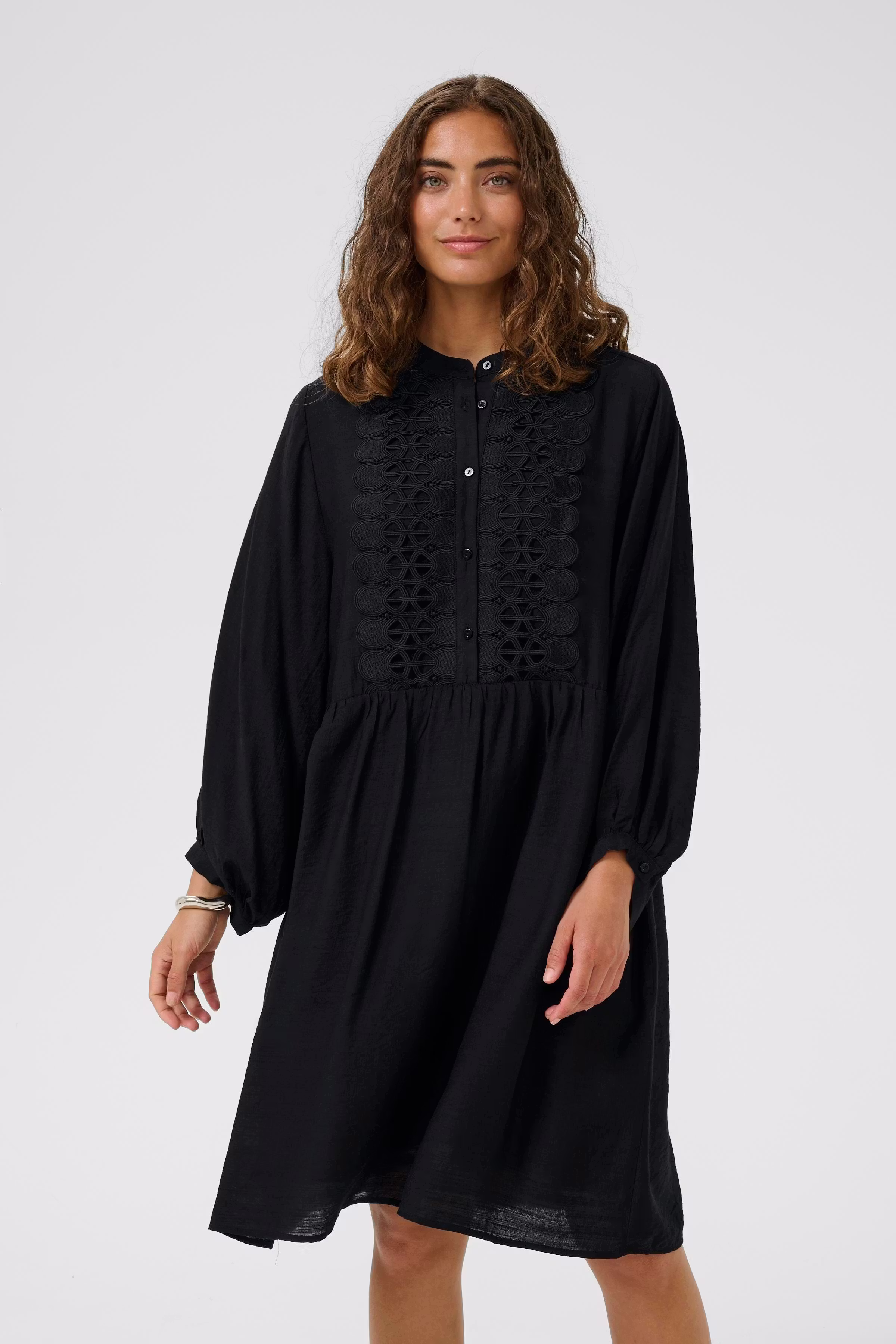 CUurta Dress LOOKBOOK FRONT 50112514-500012