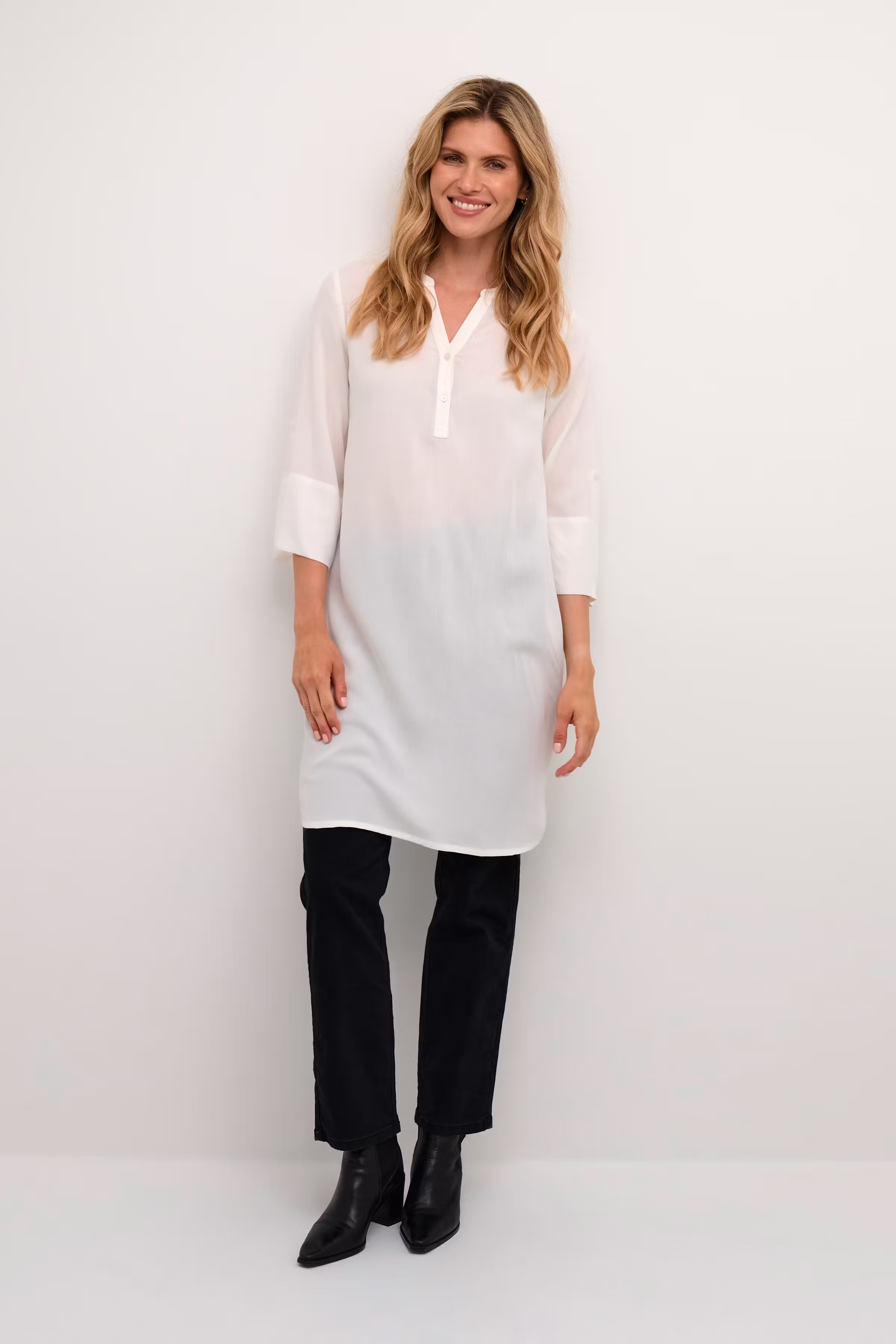 BPrilla Tunika LOOKBOOK FRONT 10590607-110602B