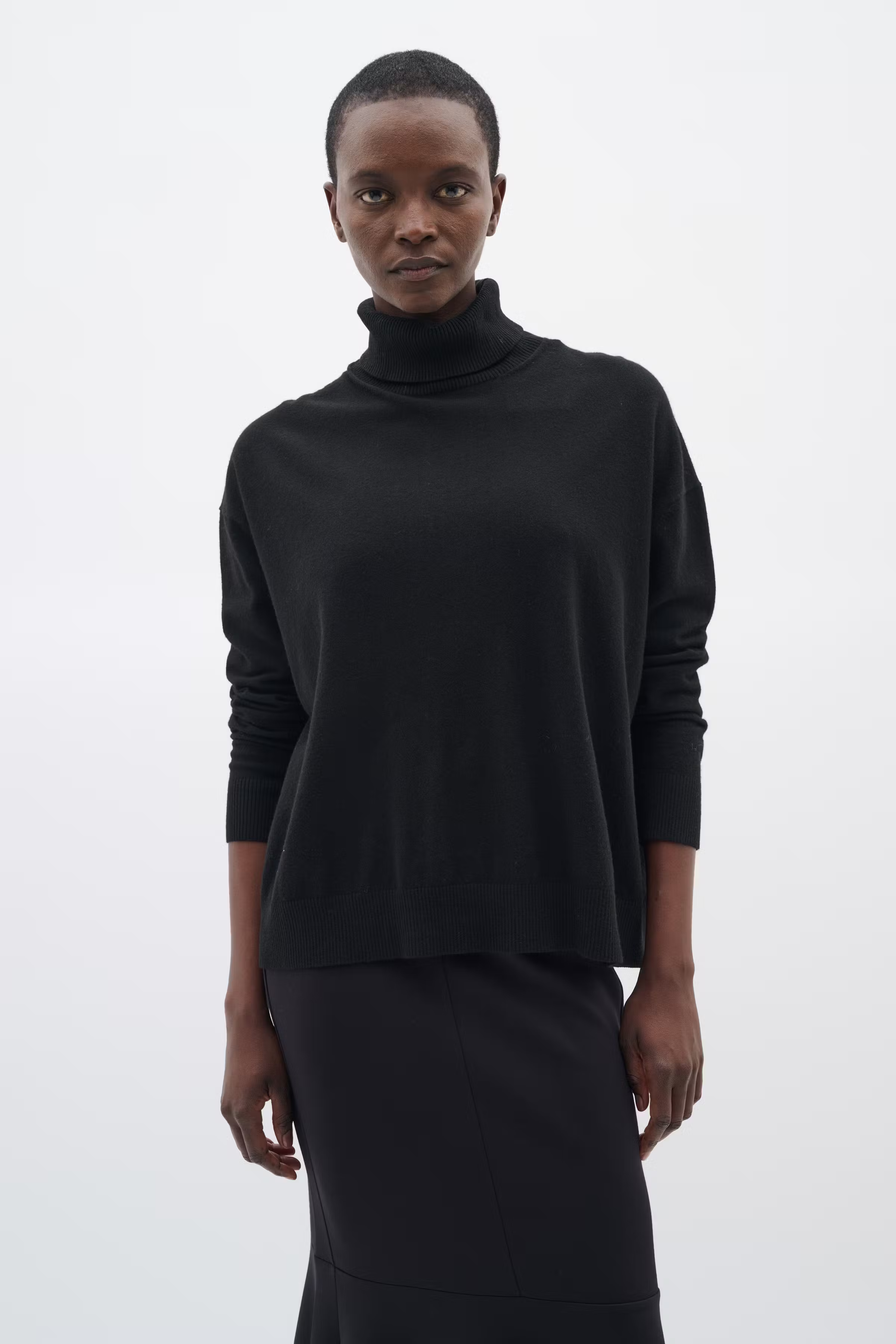 GleaIW Kellsie Turtleneck Pullover LOOKBOOK FRONT 30110934-194008