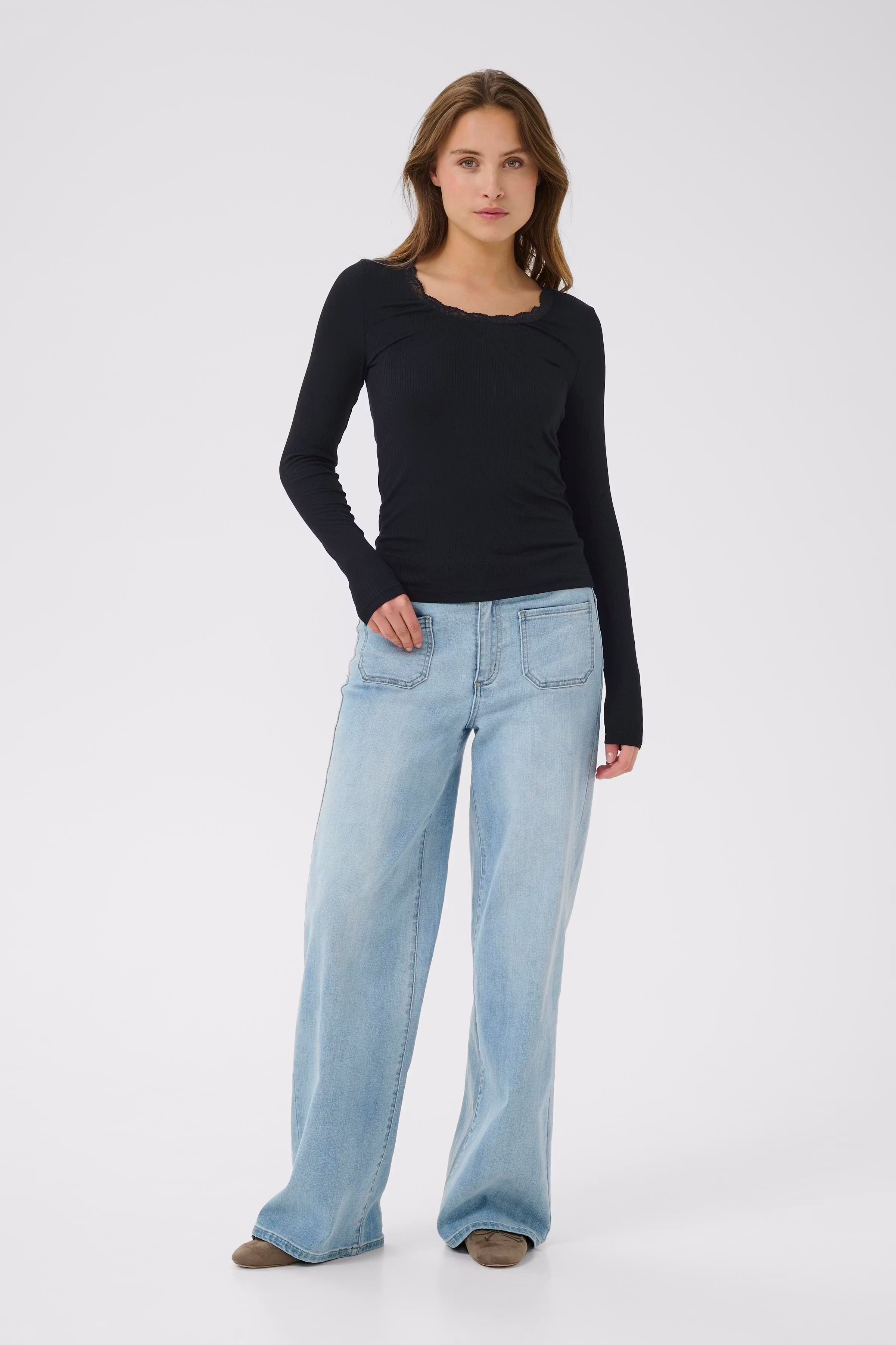 KAomi T-shirt LOOKBOOK FRONT 10510142-100121