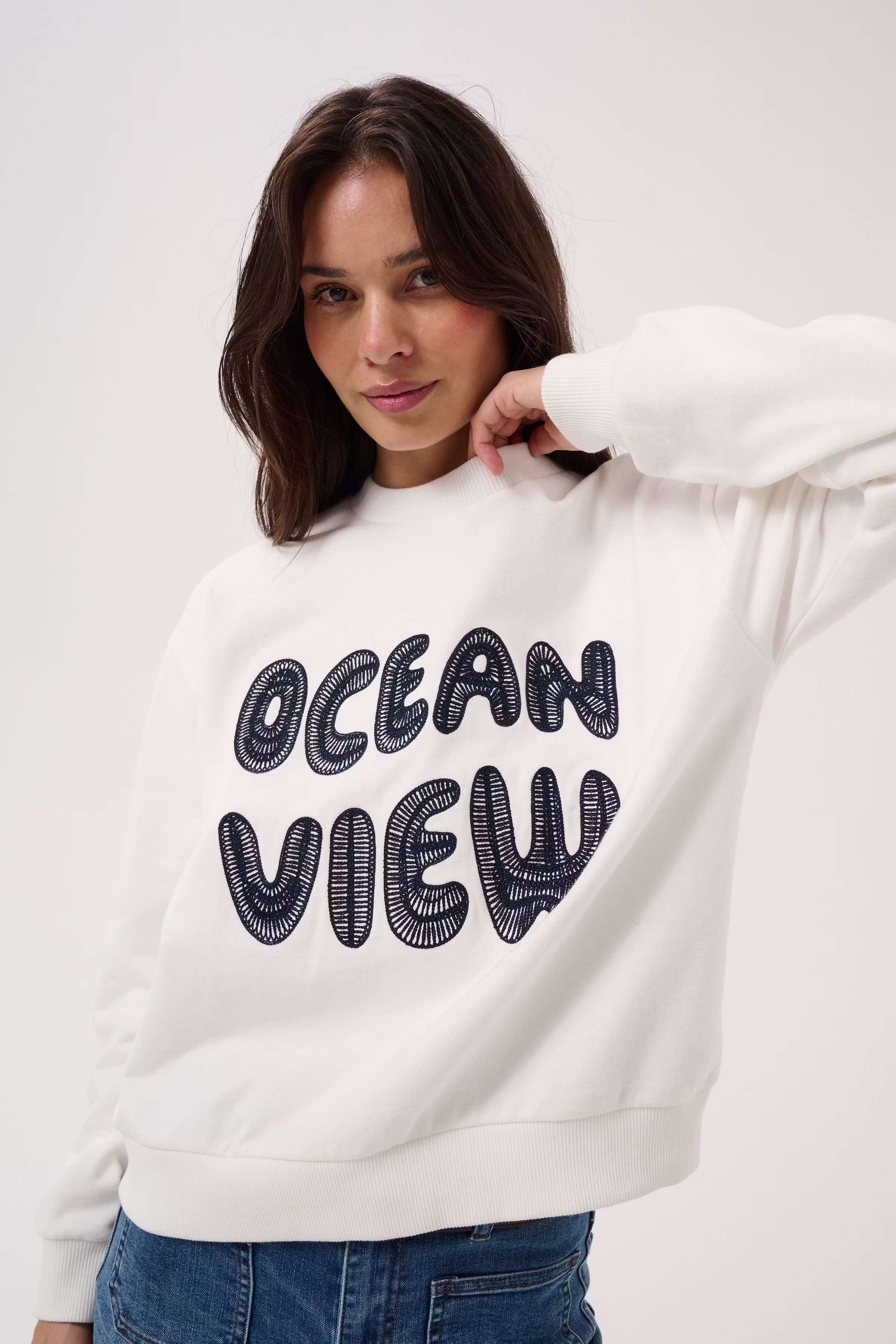 KAlili Sweatshirt LOOKBOOK DETAIL 10511712-110602