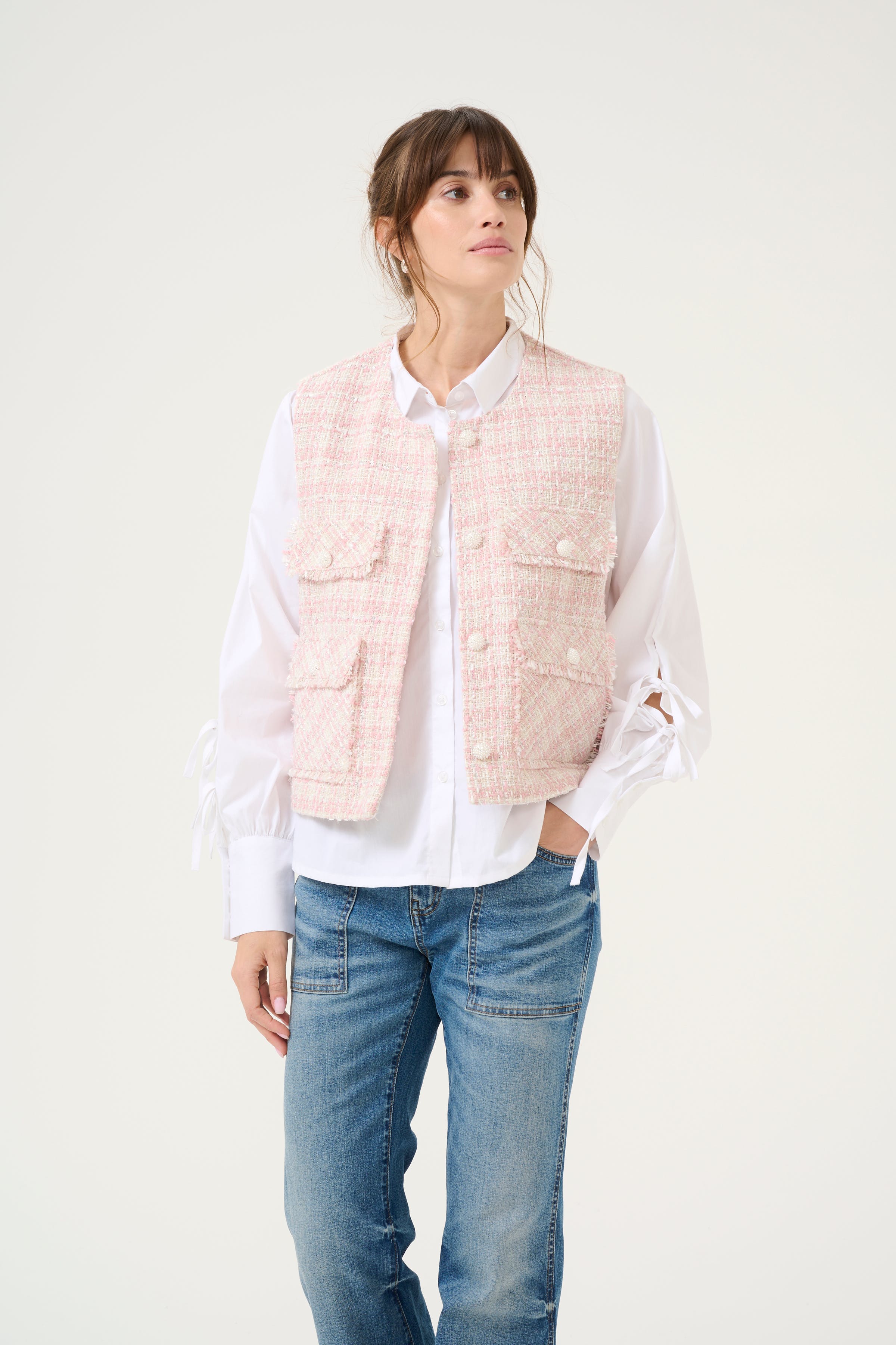 CUcoca Bouclé waistcoat LOOKBOOK FRONT 50111793-107452