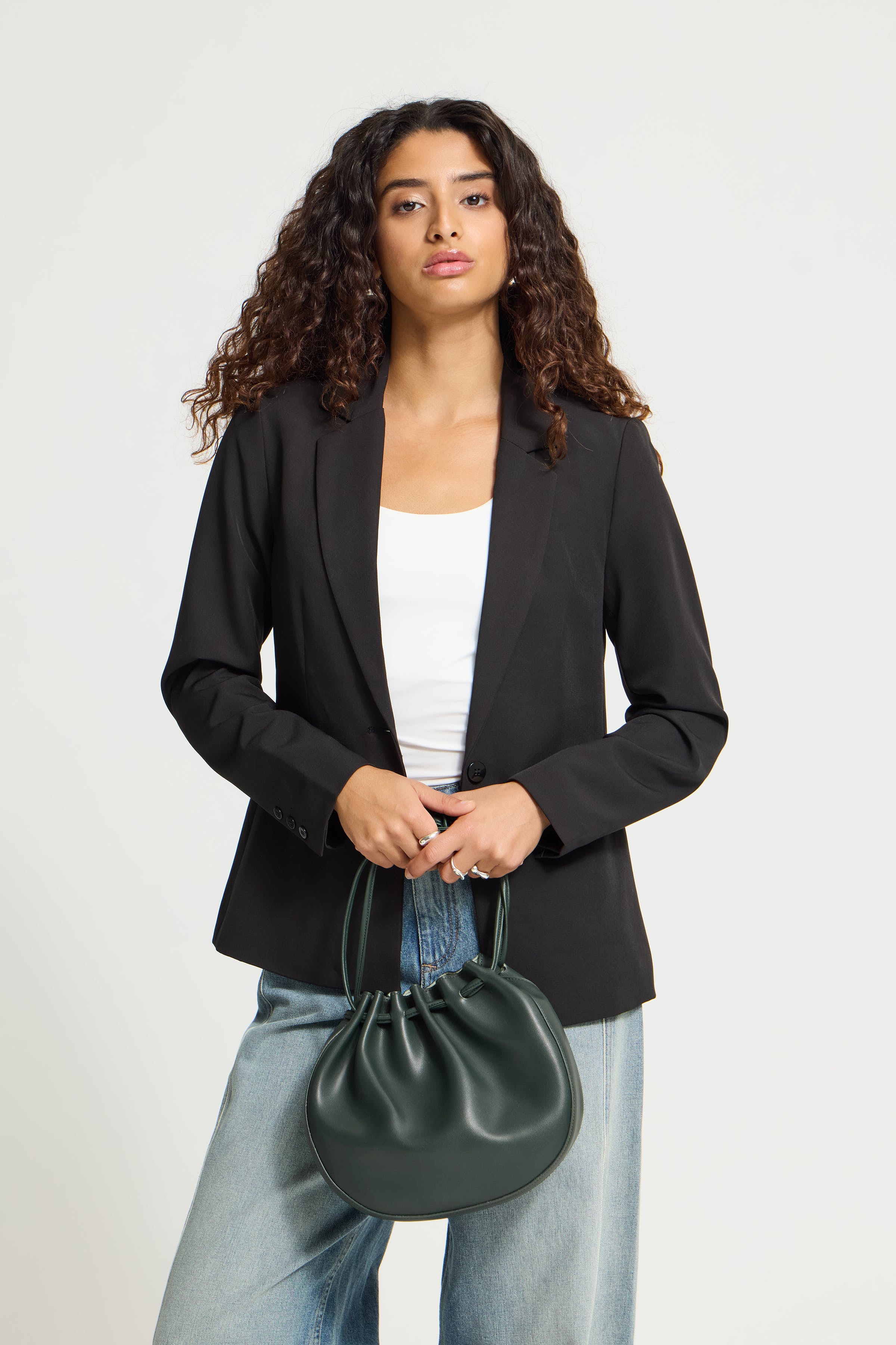 IASABINE Tasche LOOKBOOK FRONT 20127212-190414
