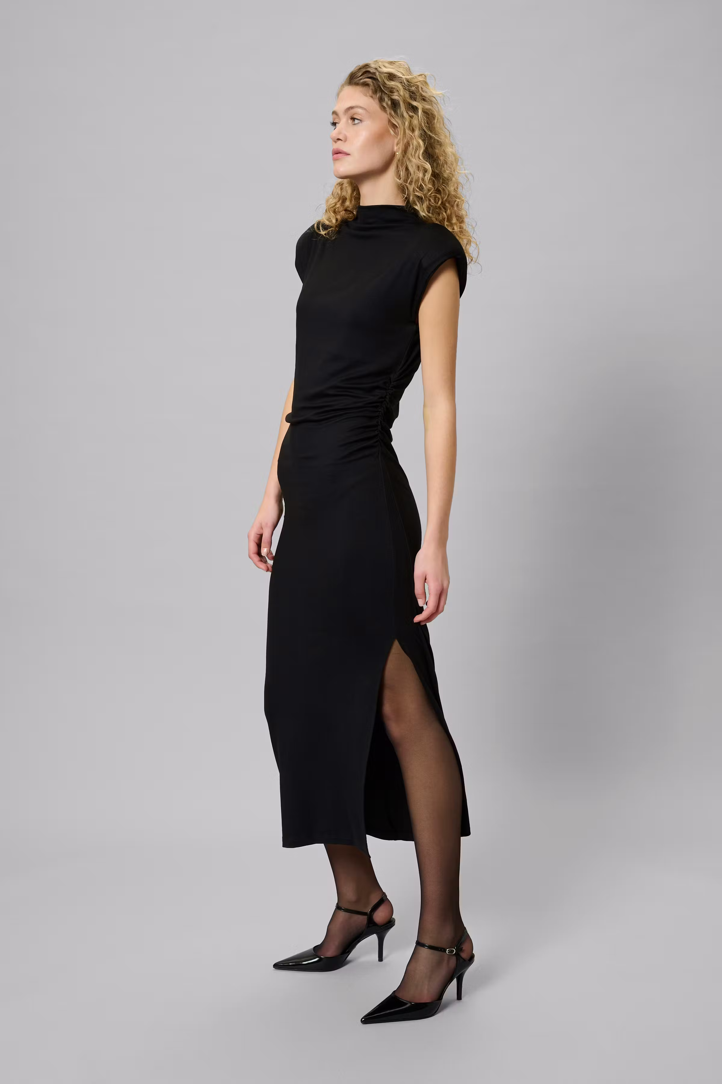 MWGiggo Dress LOOKBOOK FRONT 10705392-100031