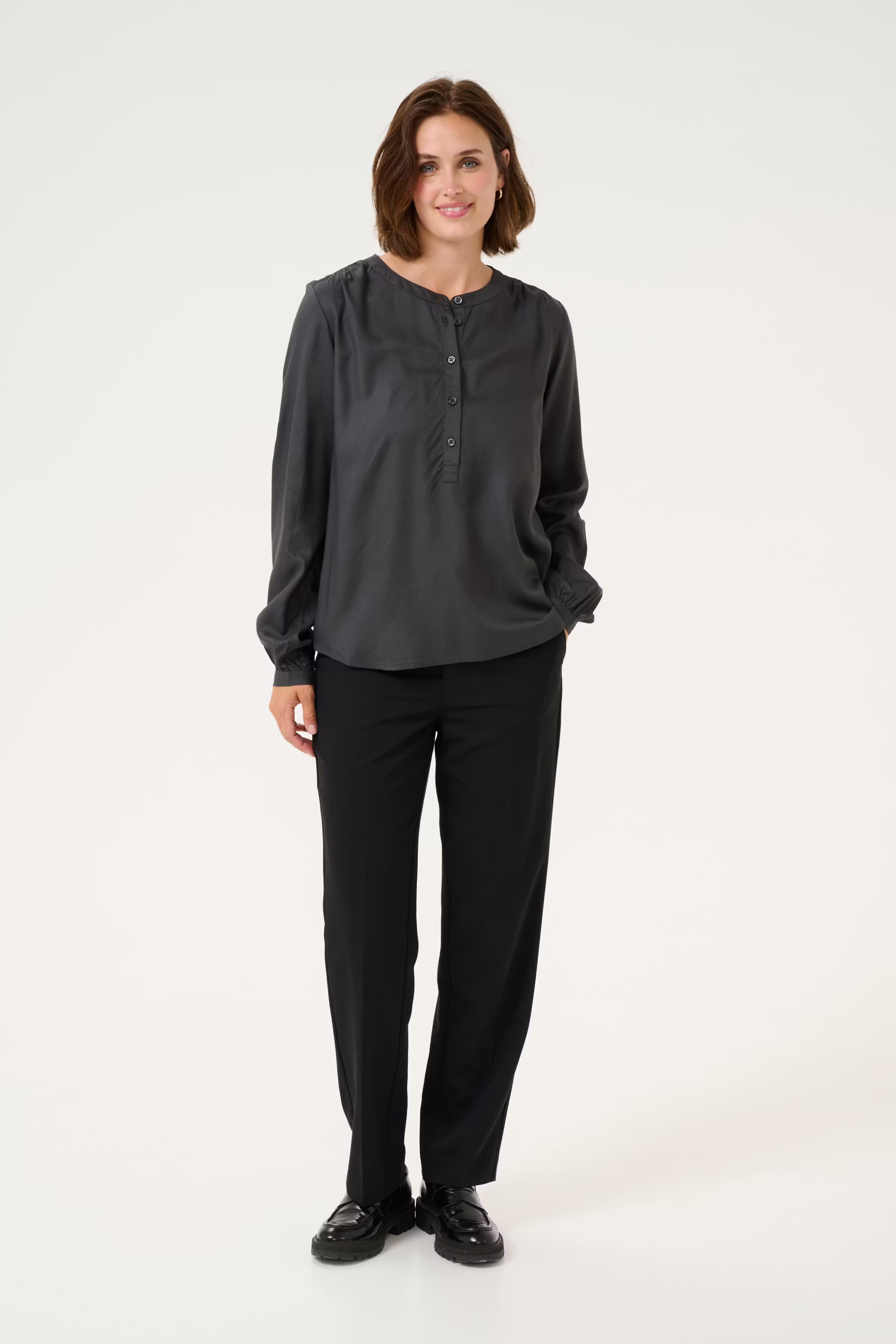 KAkarli Bluse LOOKBOOK FRONT 10509574-190205