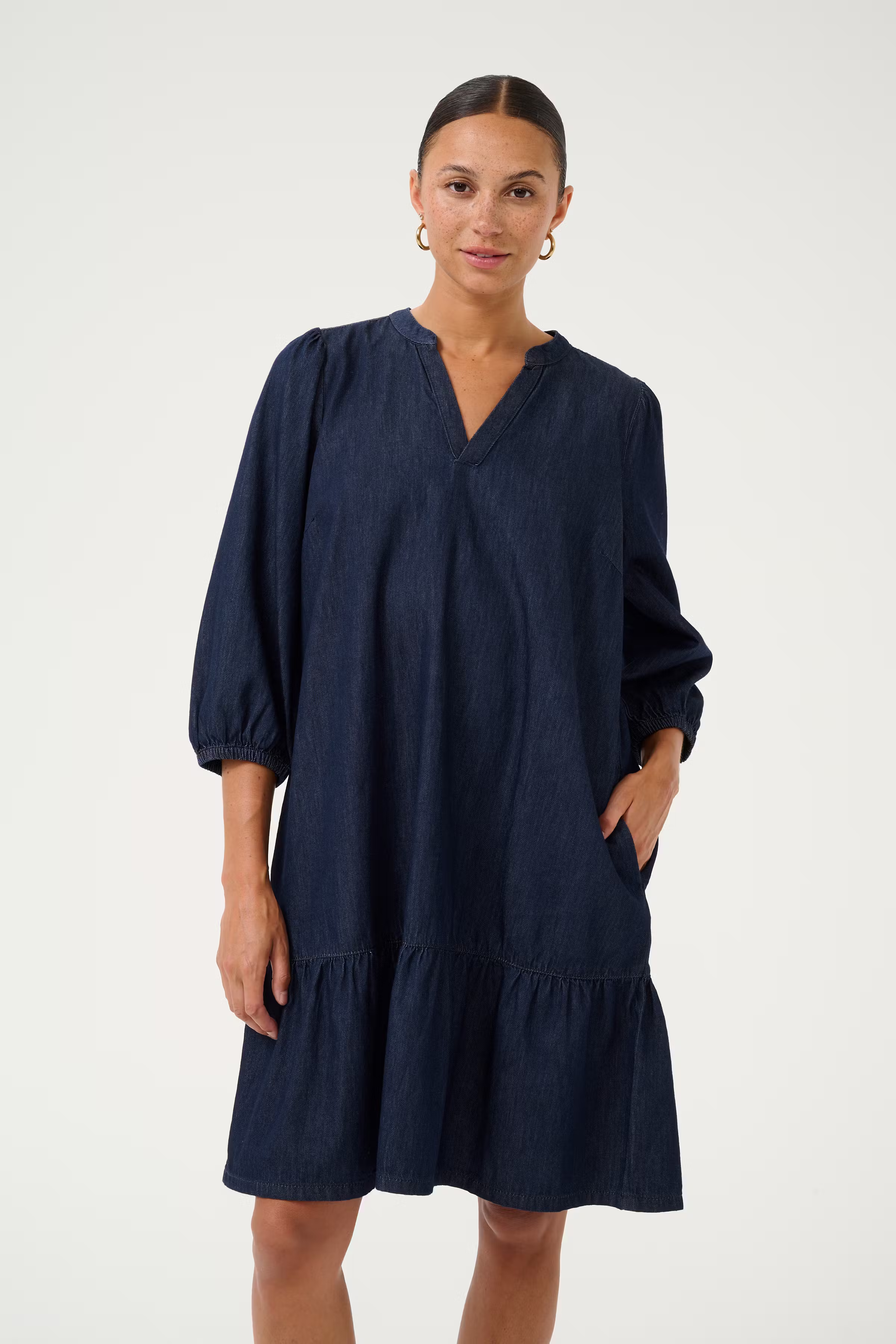 CUarpa Jeanskleid LOOKBOOK FRONT 50110305-500119