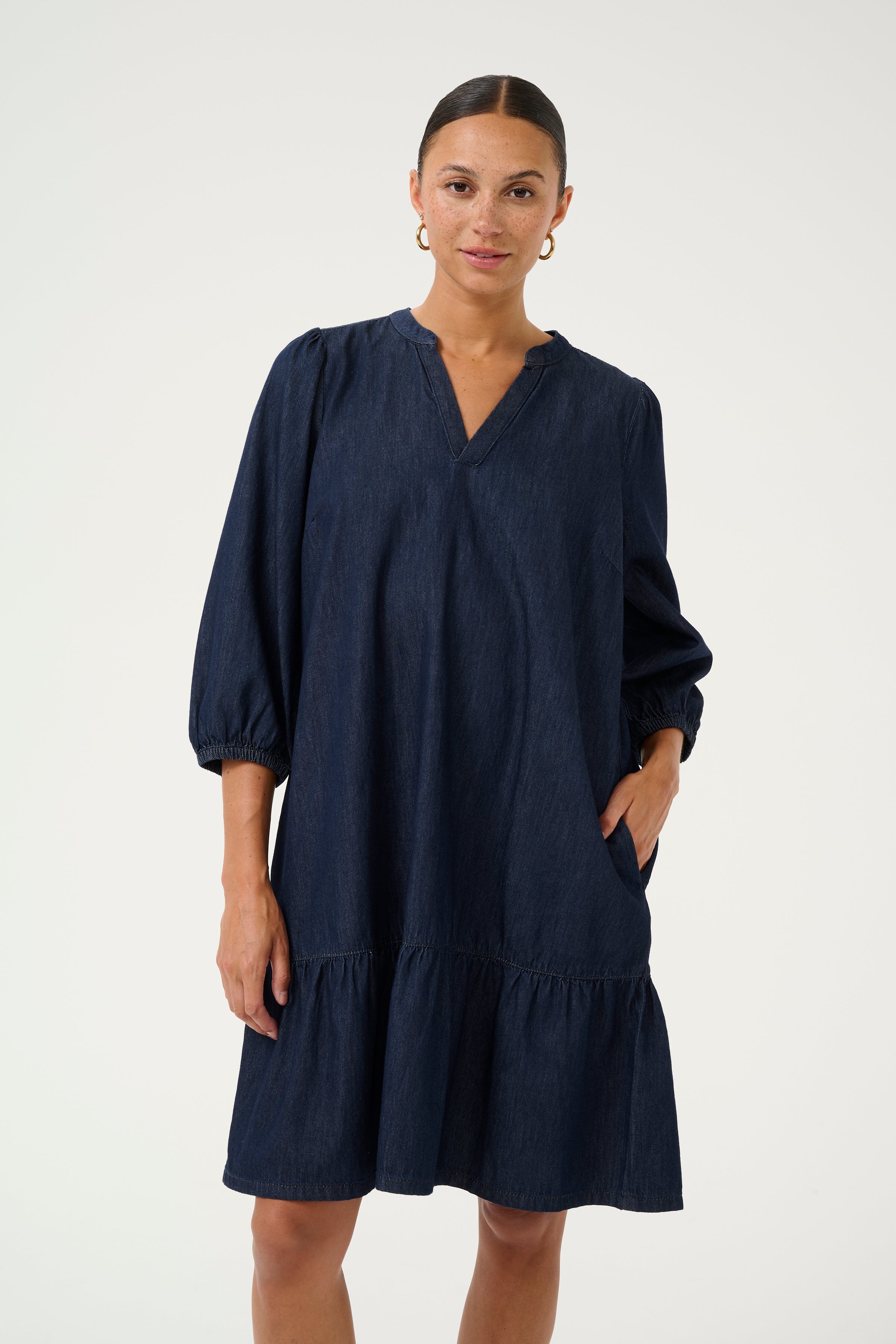 CUarpa Spijkerjurk LOOKBOOK FRONT 50110305-500119