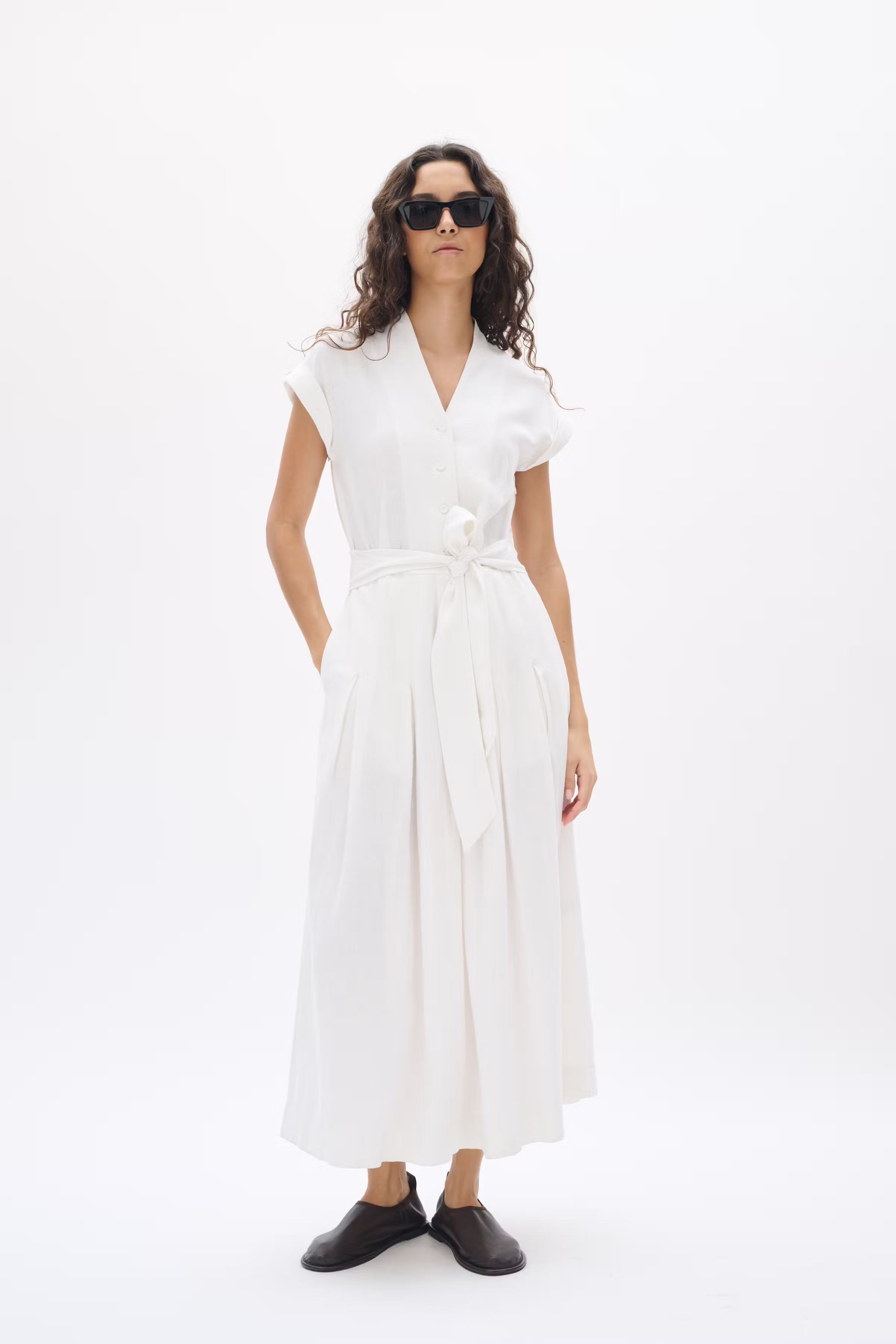 RimoneIW Linen Dress LOOKBOOK FRONT 30110362-300001