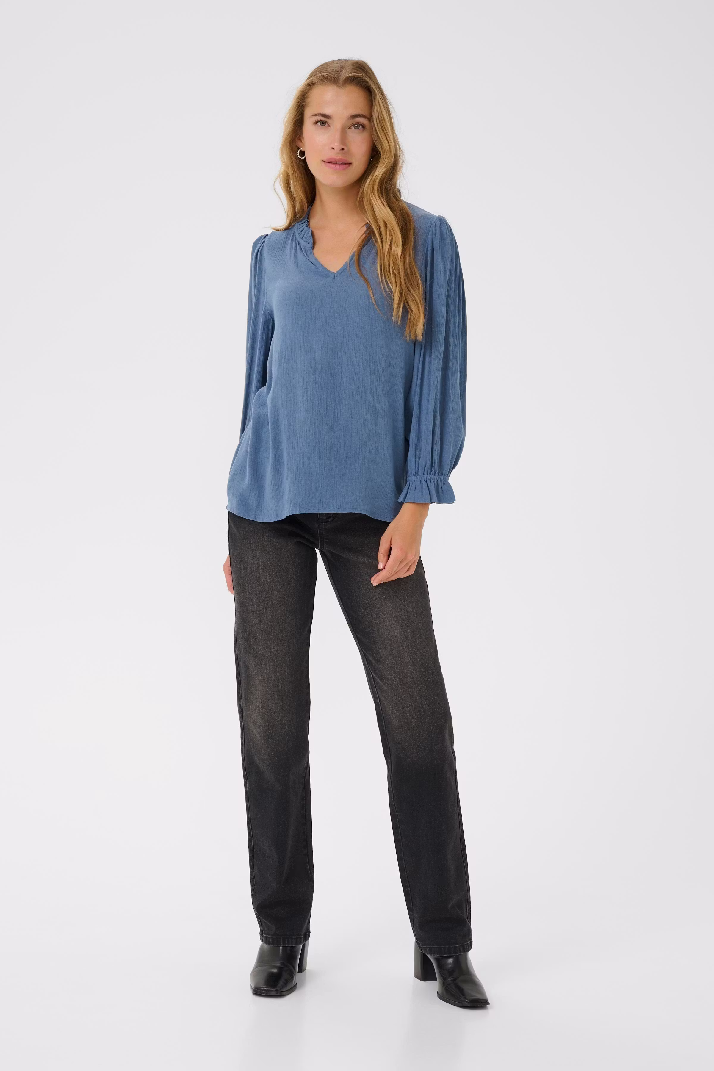 KAliv Bluse LOOKBOOK FRONT 10510746-184028