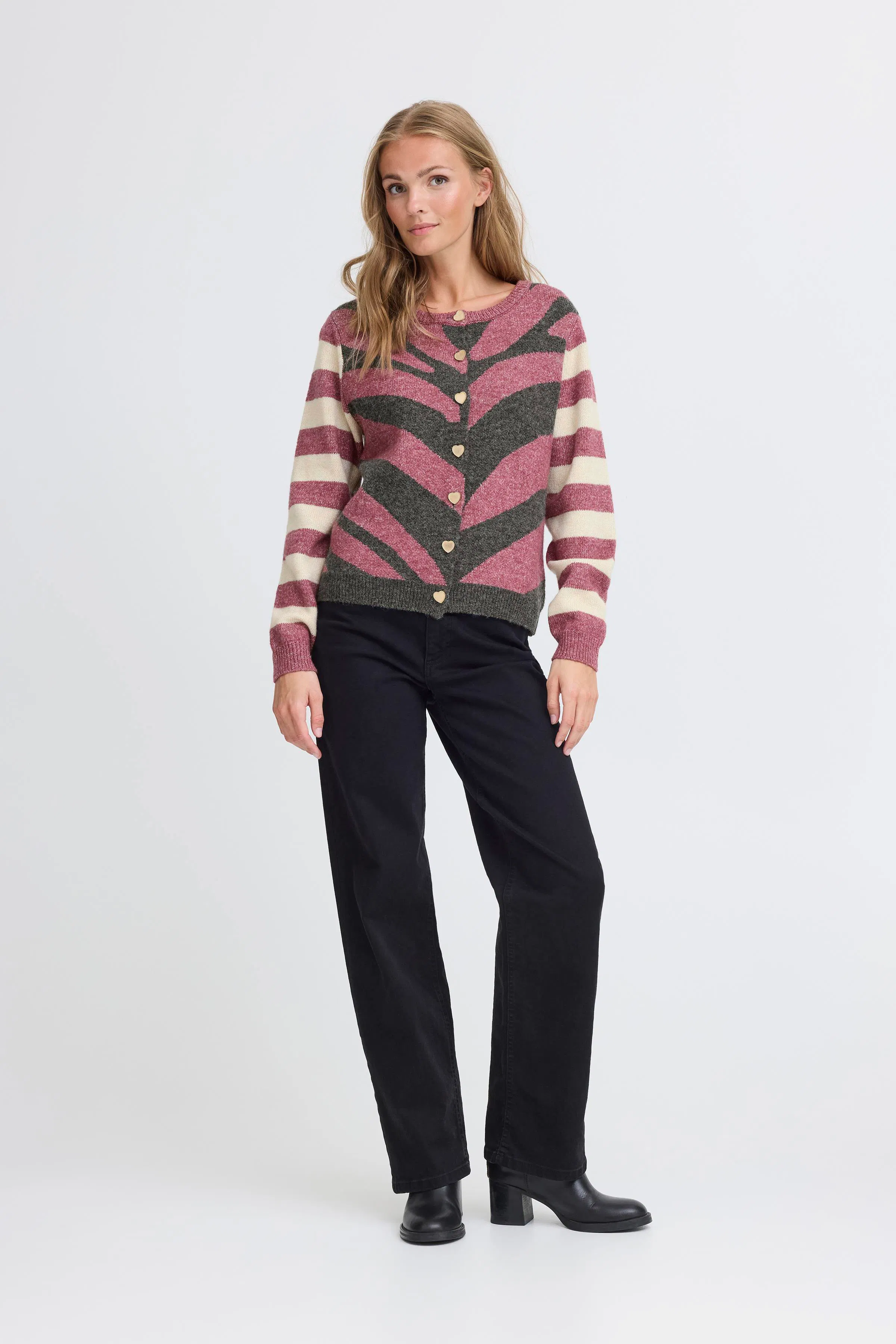 IHLIVONI Cardigan LOOKBOOK FRONT 20124480-900004656
