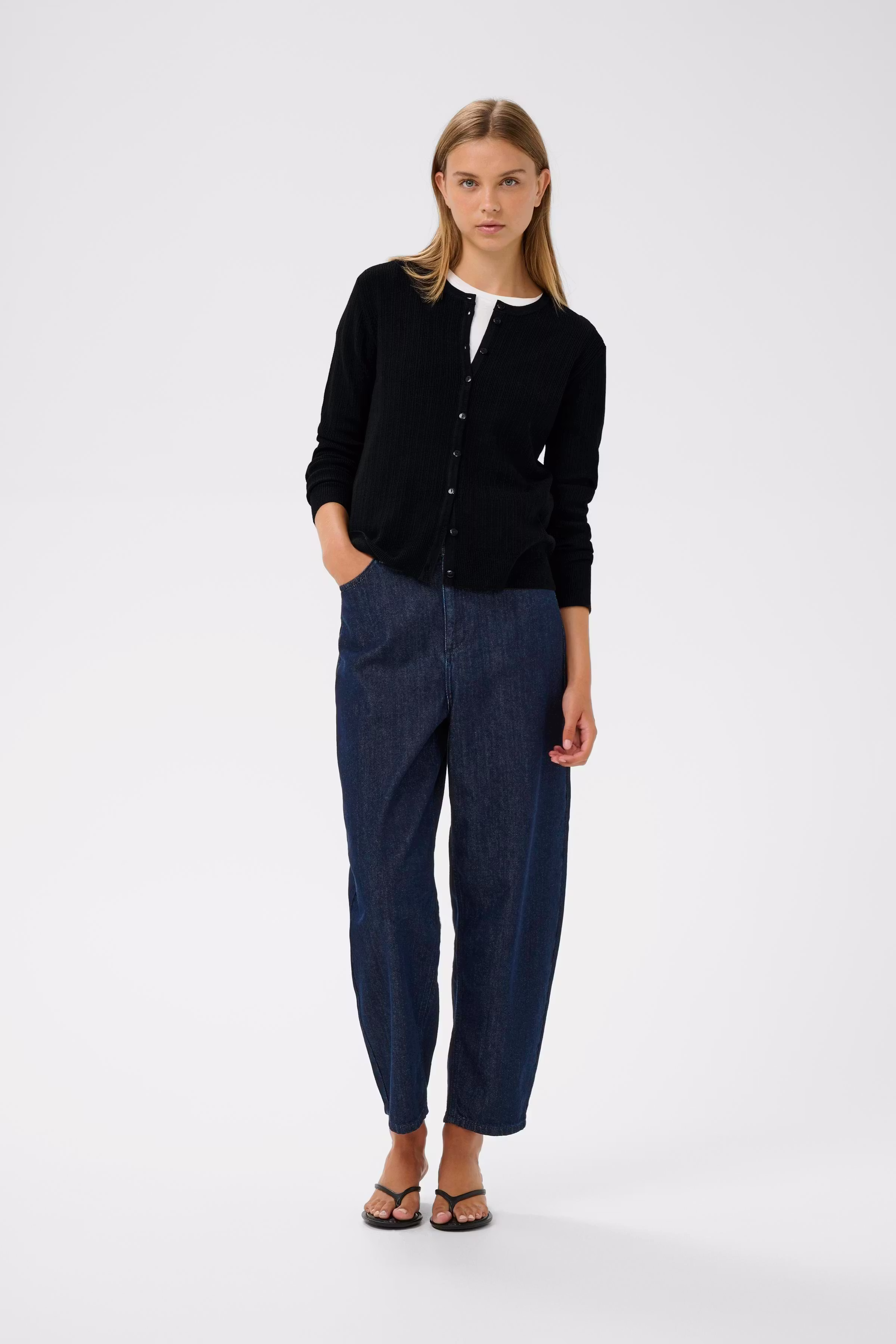 YenahIW Cardigan LOOKBOOK FRONT 30111126-194008