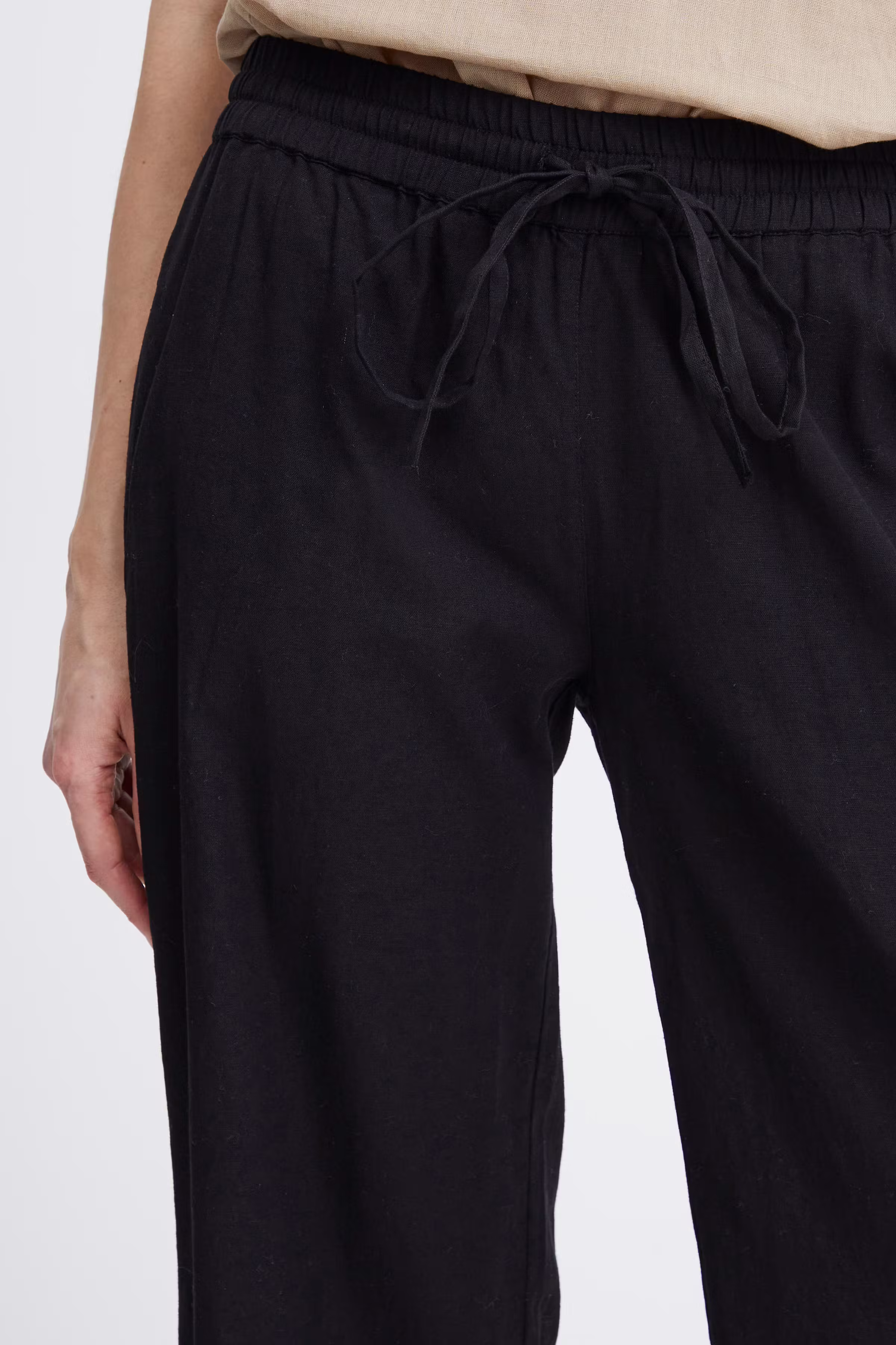 FRMADDIE Byxor LOOKBOOK DETAIL 20614576-200113