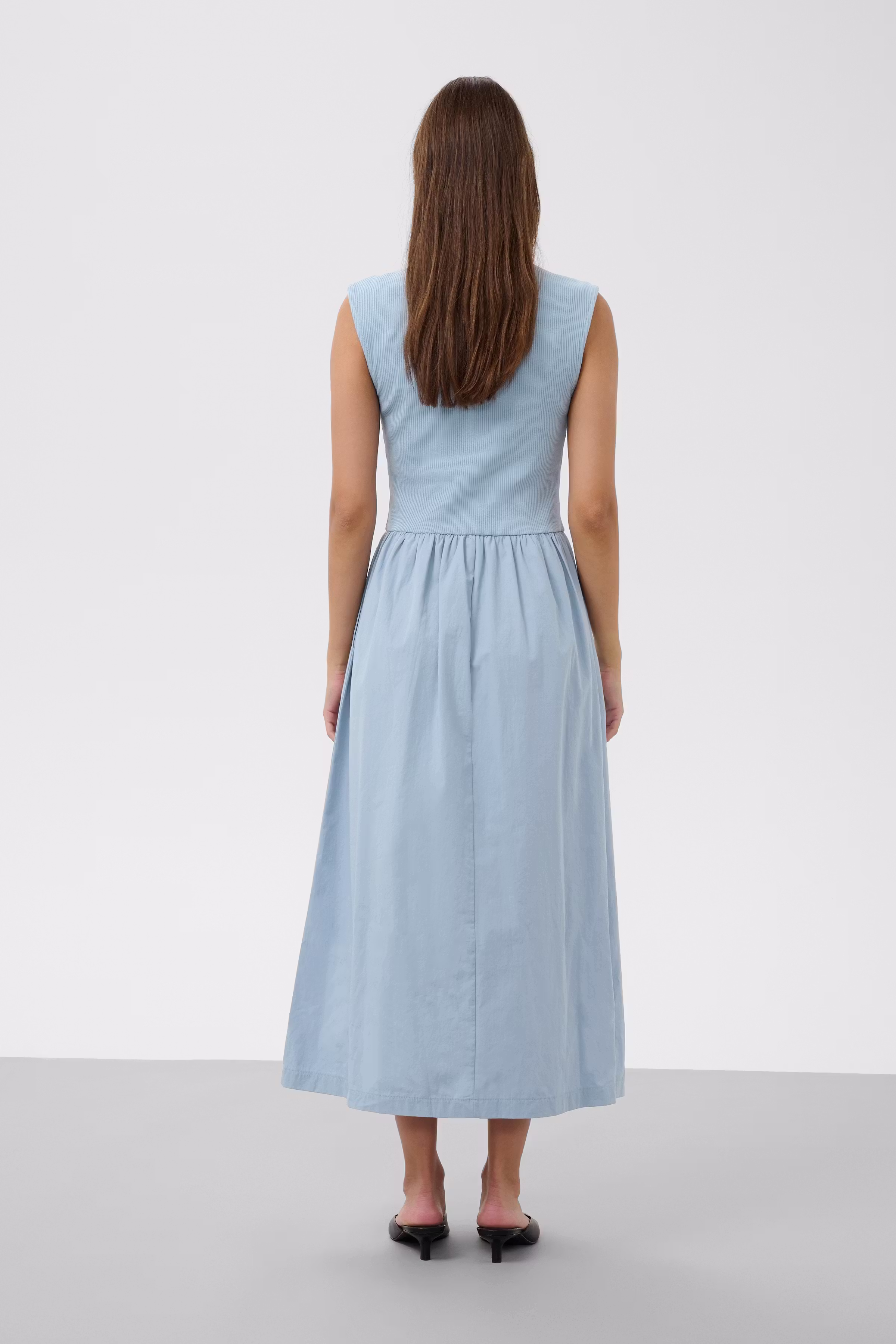 SLSimone Kjole LOOKBOOK BACK 30407490-164013