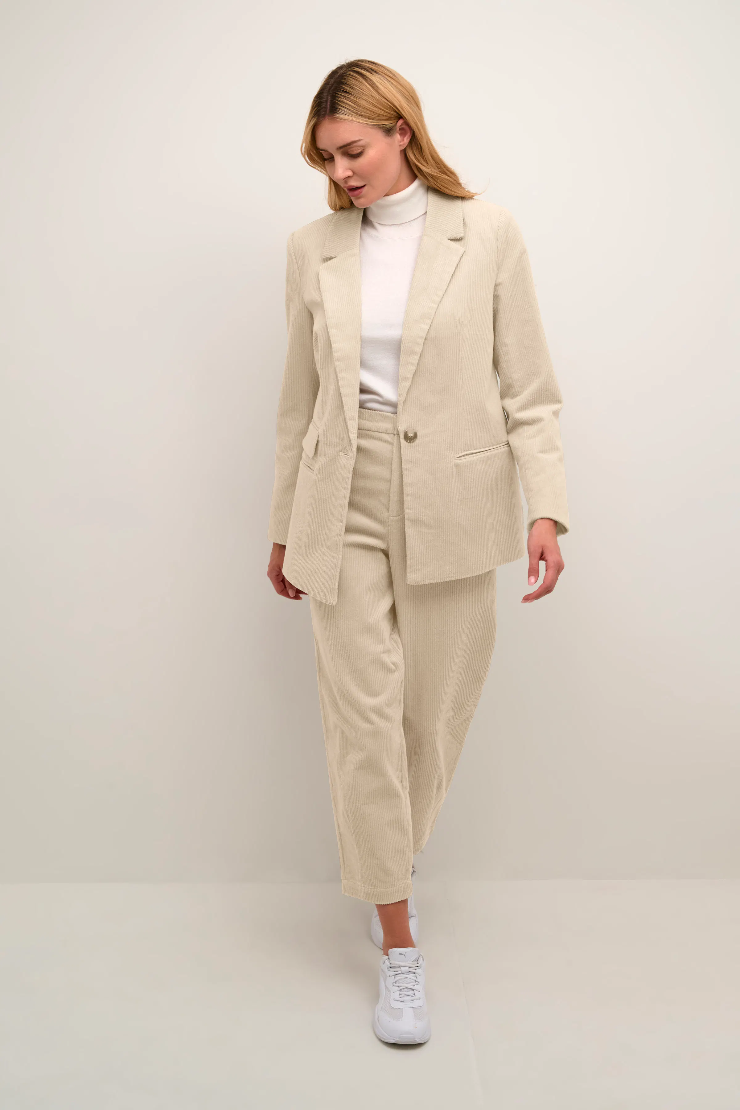 KAmeloi Blazer LOOKBOOK FRONT 10508122-151305