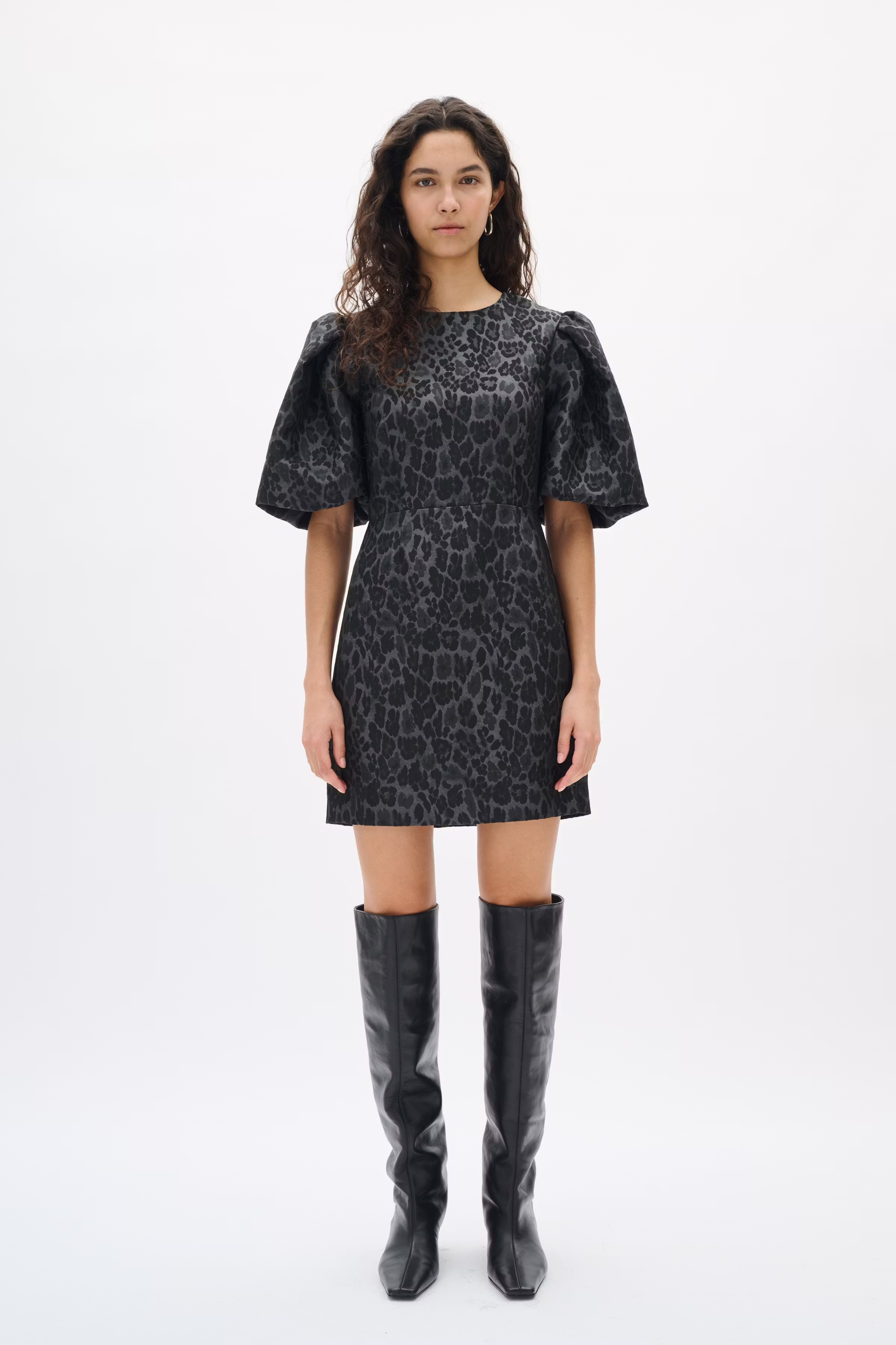 ZINAIW Klänning LOOKBOOK FRONT 30112094-194008