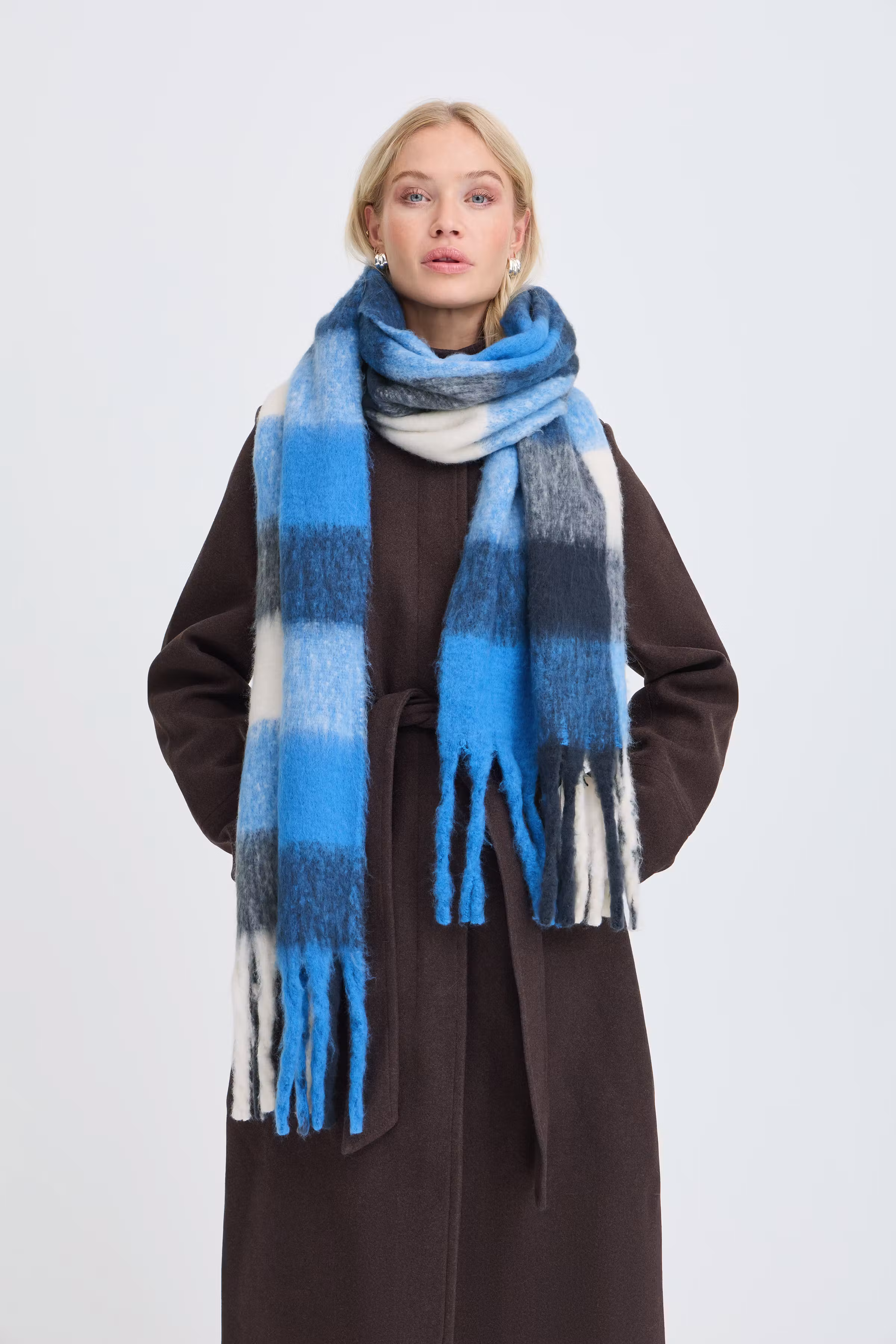 BYWATTI Skjerf LOOKBOOK FRONT 20819322-900010786