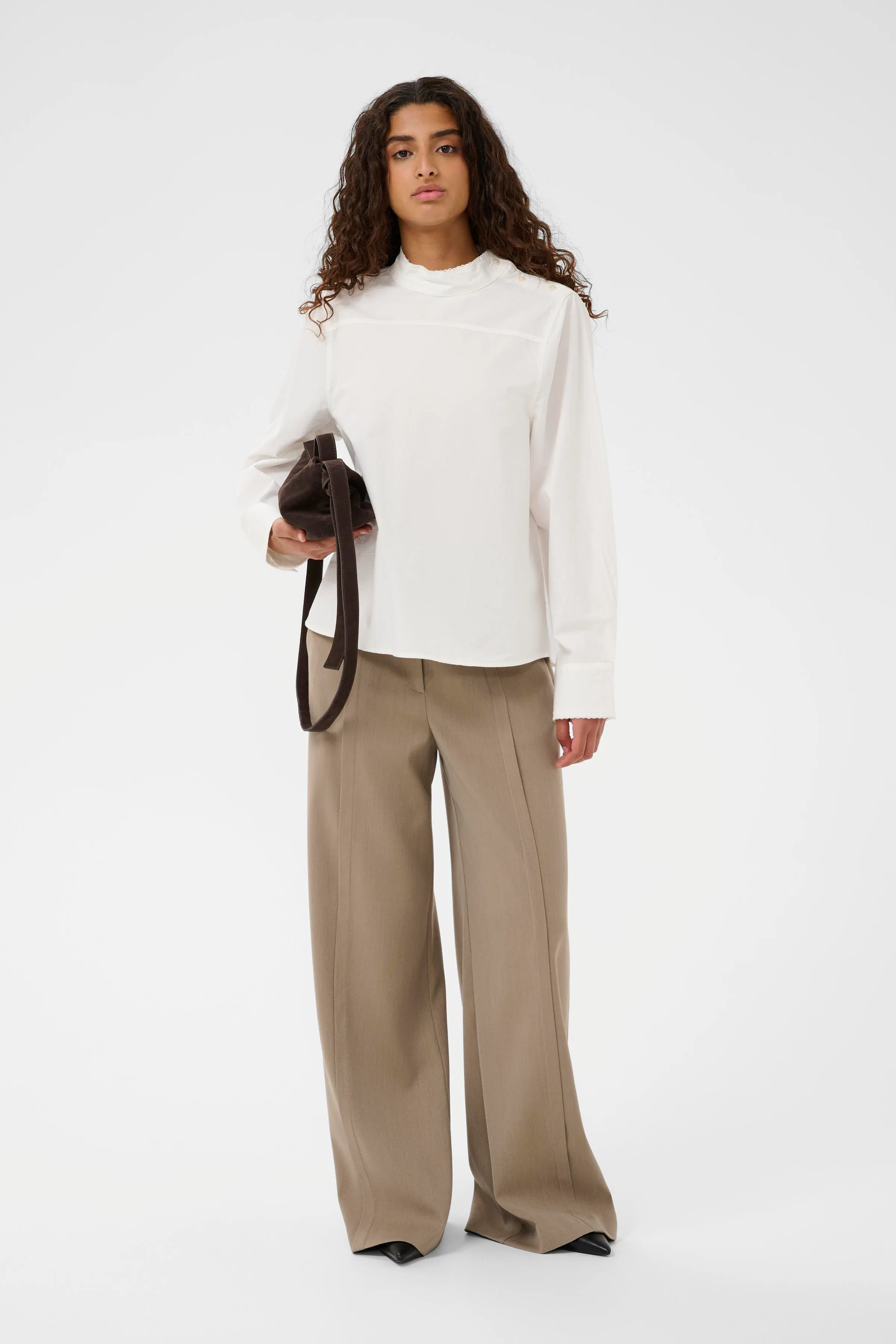 SLEmanda Blouse LOOKBOOK FRONT 30408893-110601