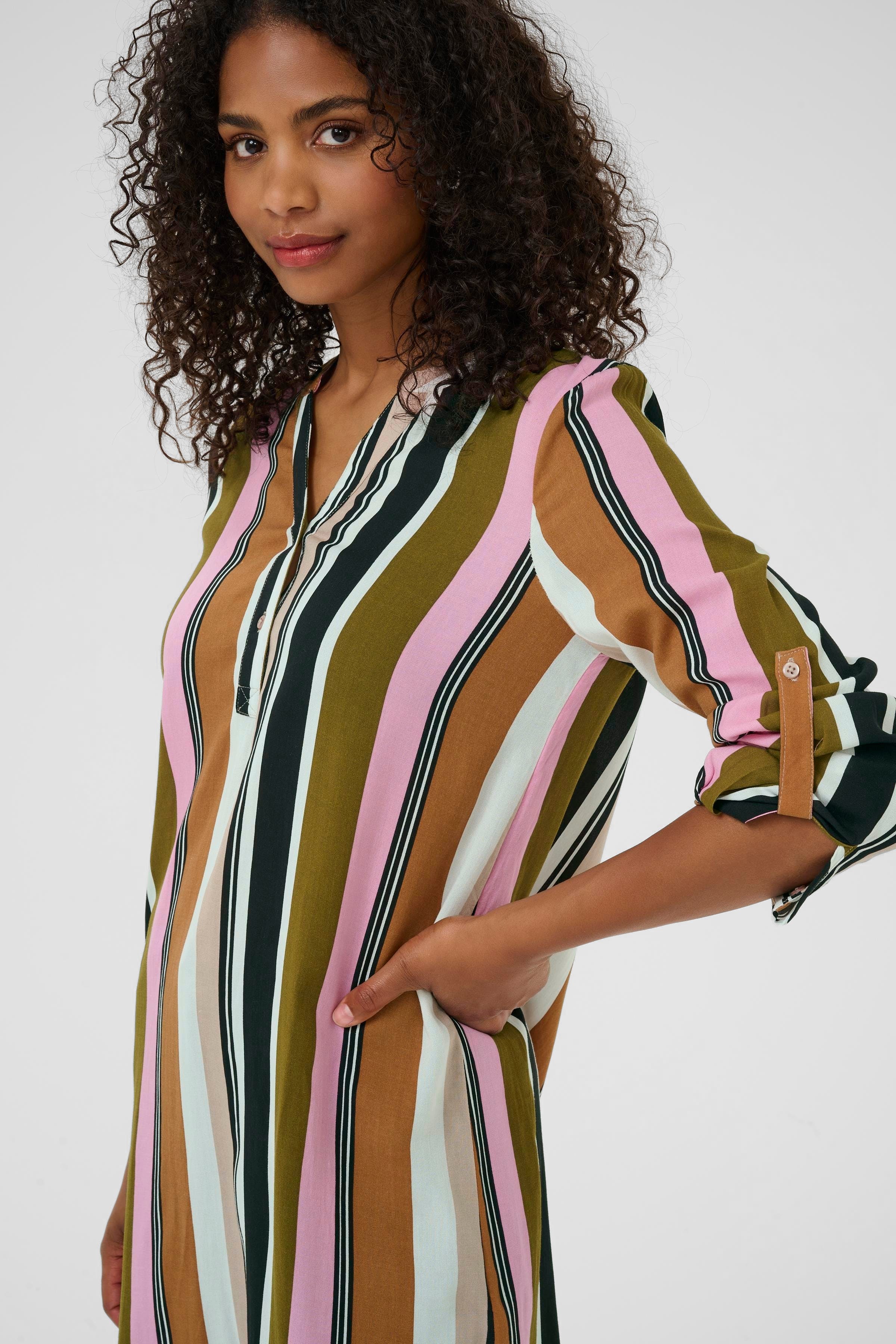 KAmarana Kleid LOOKBOOK DETAIL 10551803-101638