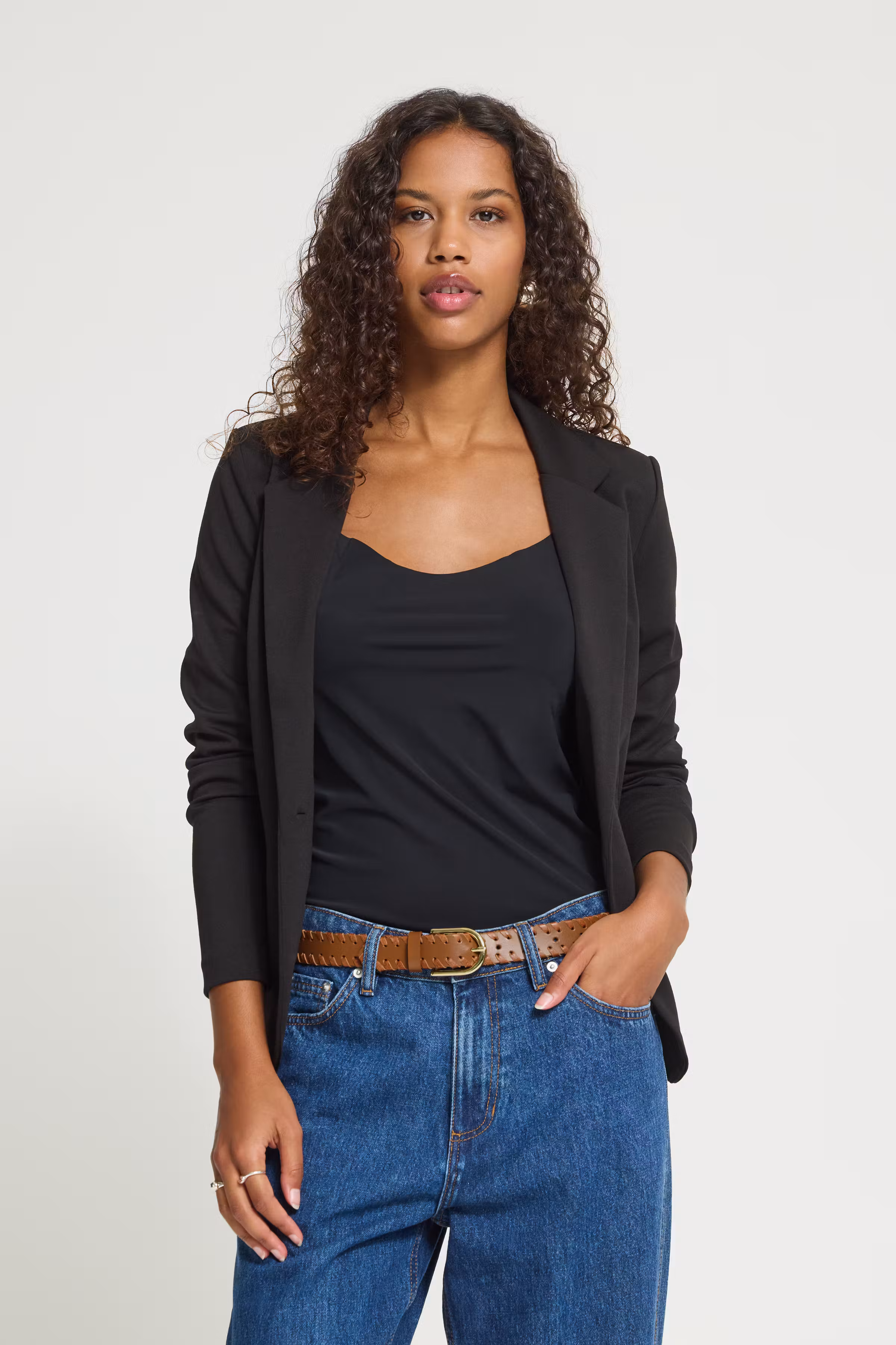 IACORNELIA Belte LOOKBOOK FRONT 20126850-181029