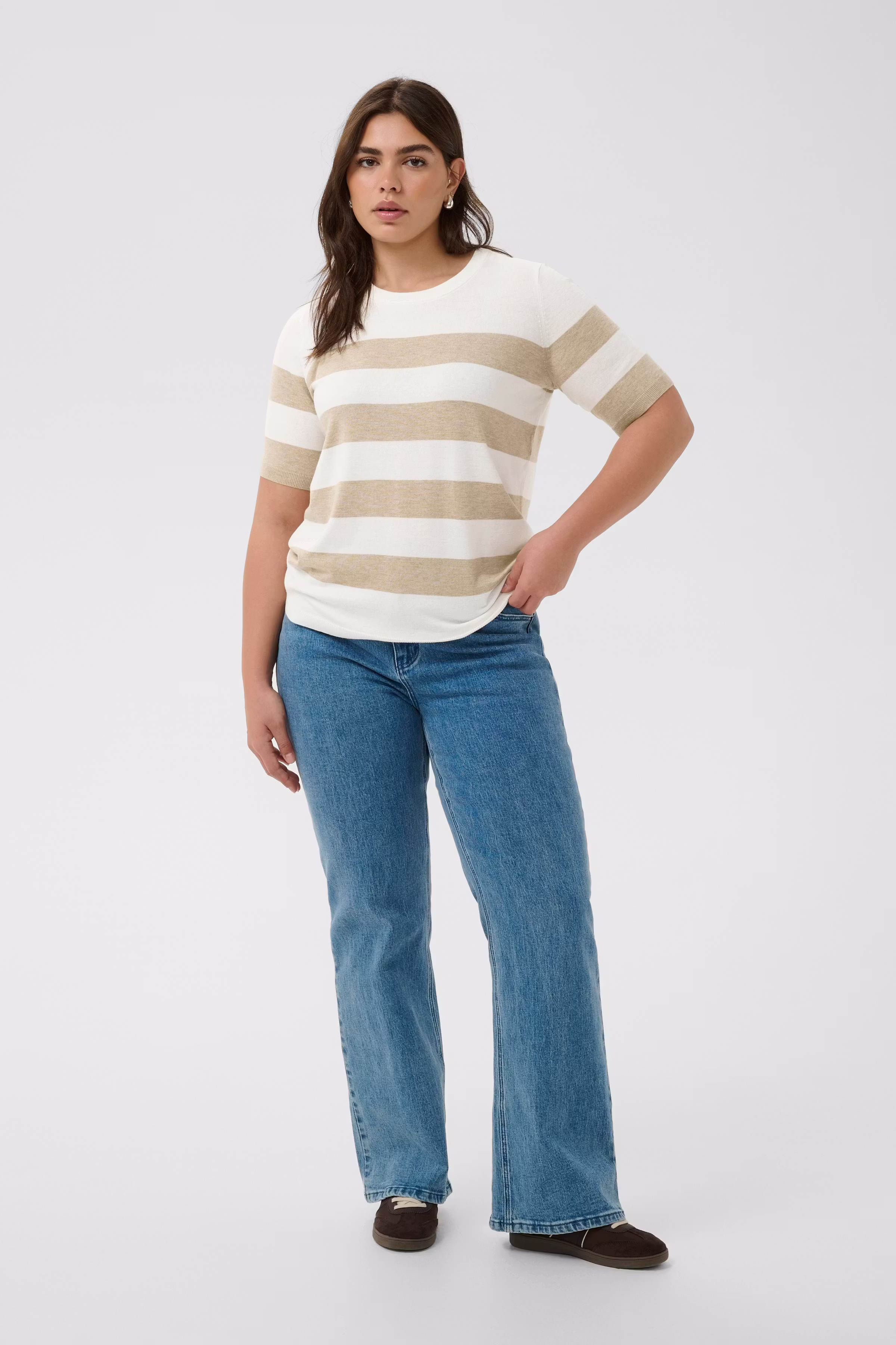 KClizzy Pullover LOOKBOOK FRONT 10582914-106619