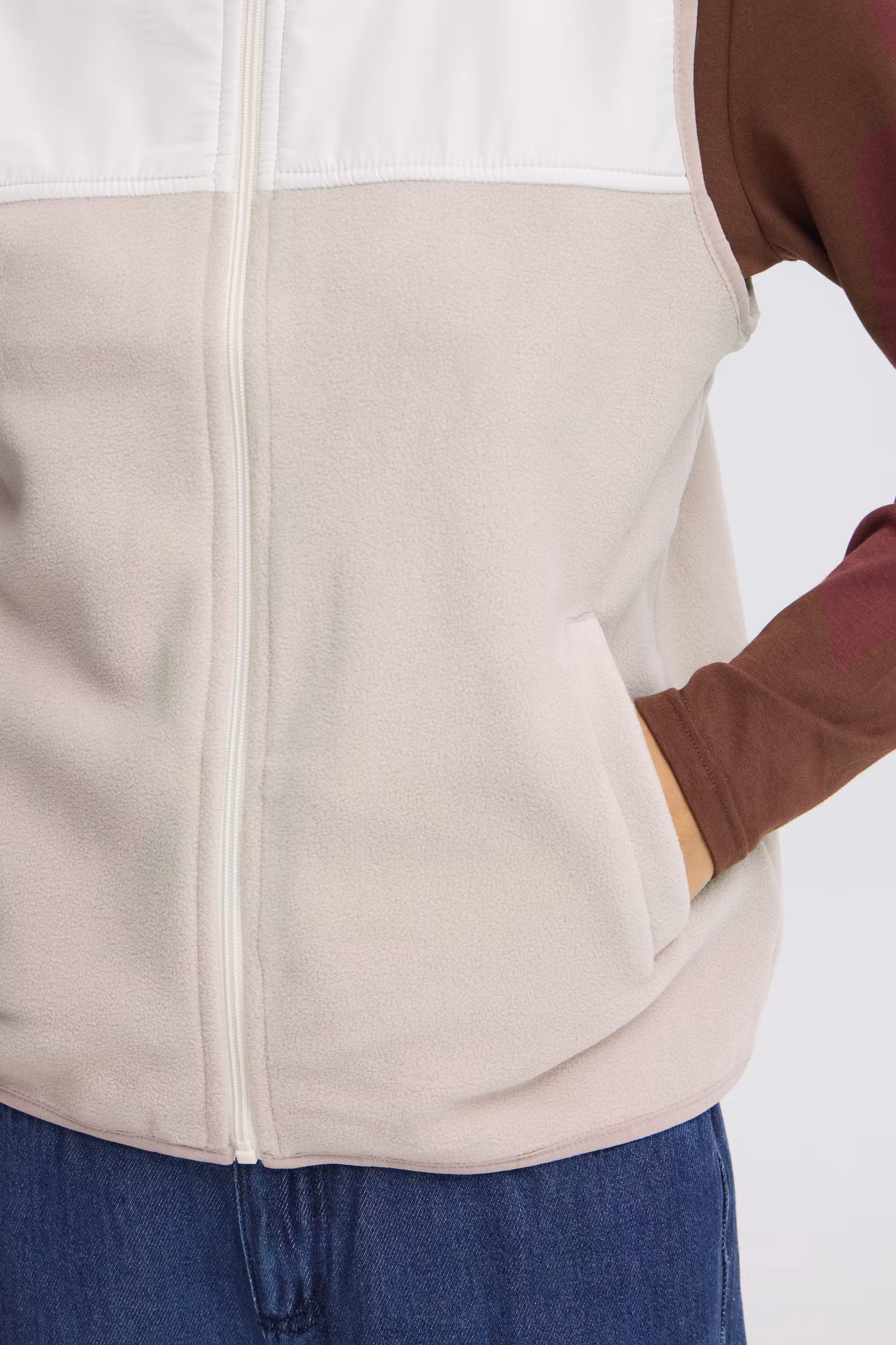 FRFLEA Waistcoat outerwear LOOKBOOK DETAIL 20618216-161305