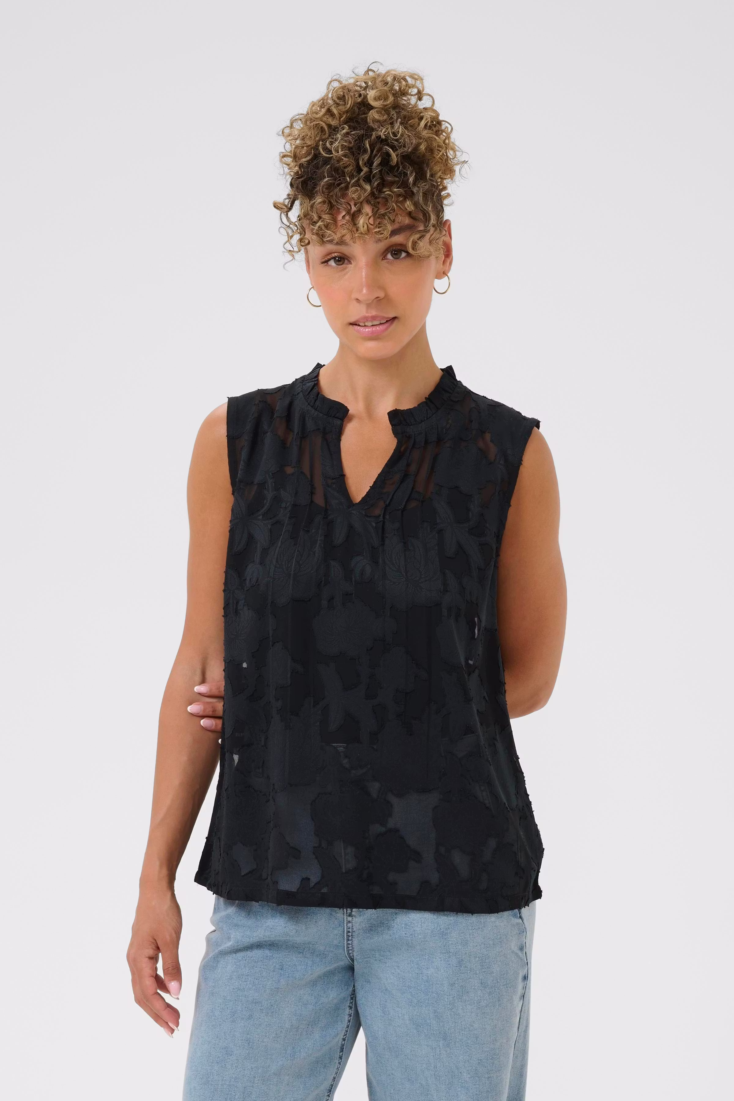 CRYana Top LOOKBOOK FRONT 10613290-100120