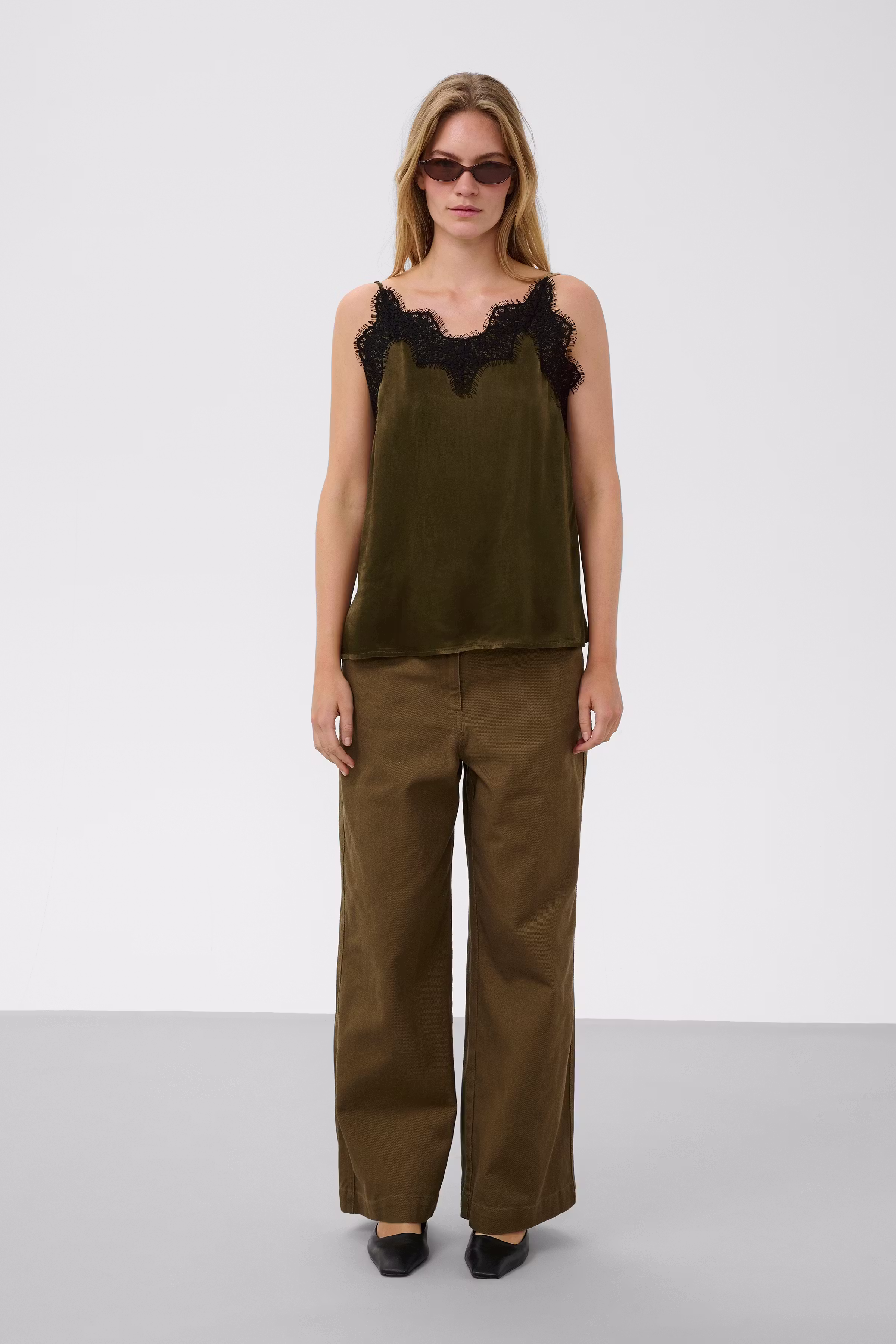 SLIrini Top LOOKBOOK FRONT 30409378-190618