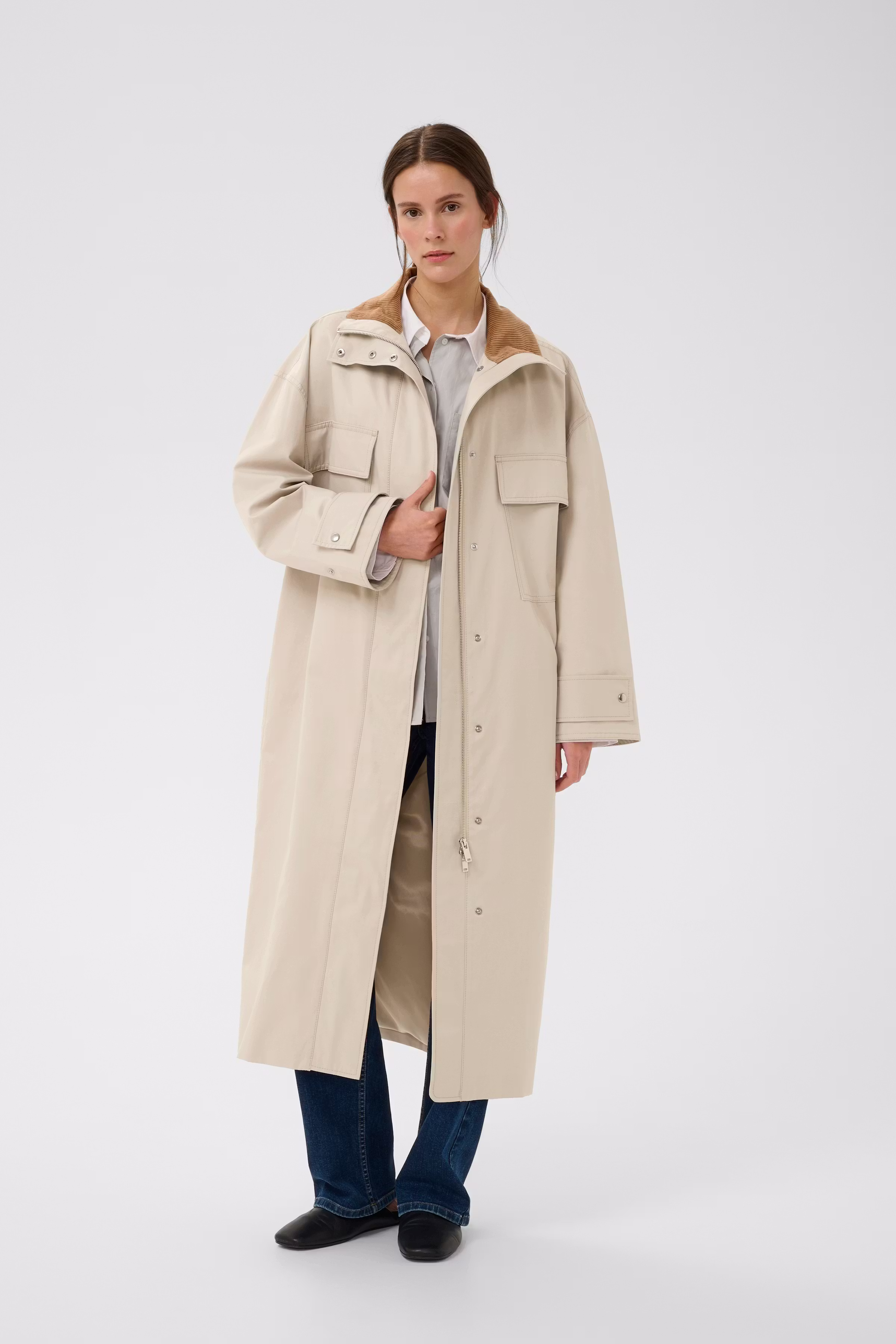 GRACELYNNIW Mantel LOOKBOOK FRONT 30112271-154503