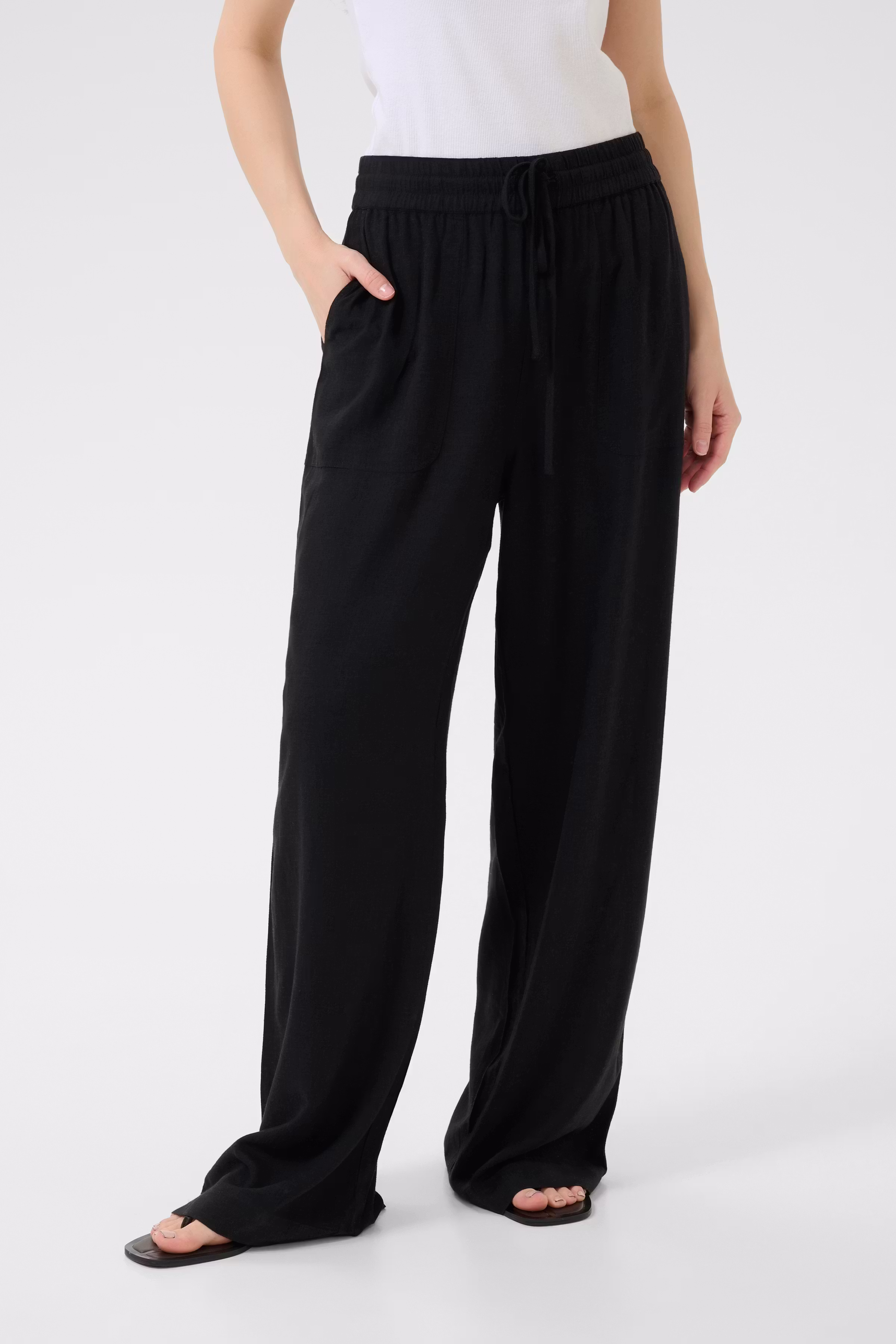 KAmilia hørbukser LOOKBOOK FRONT 10508314-100121