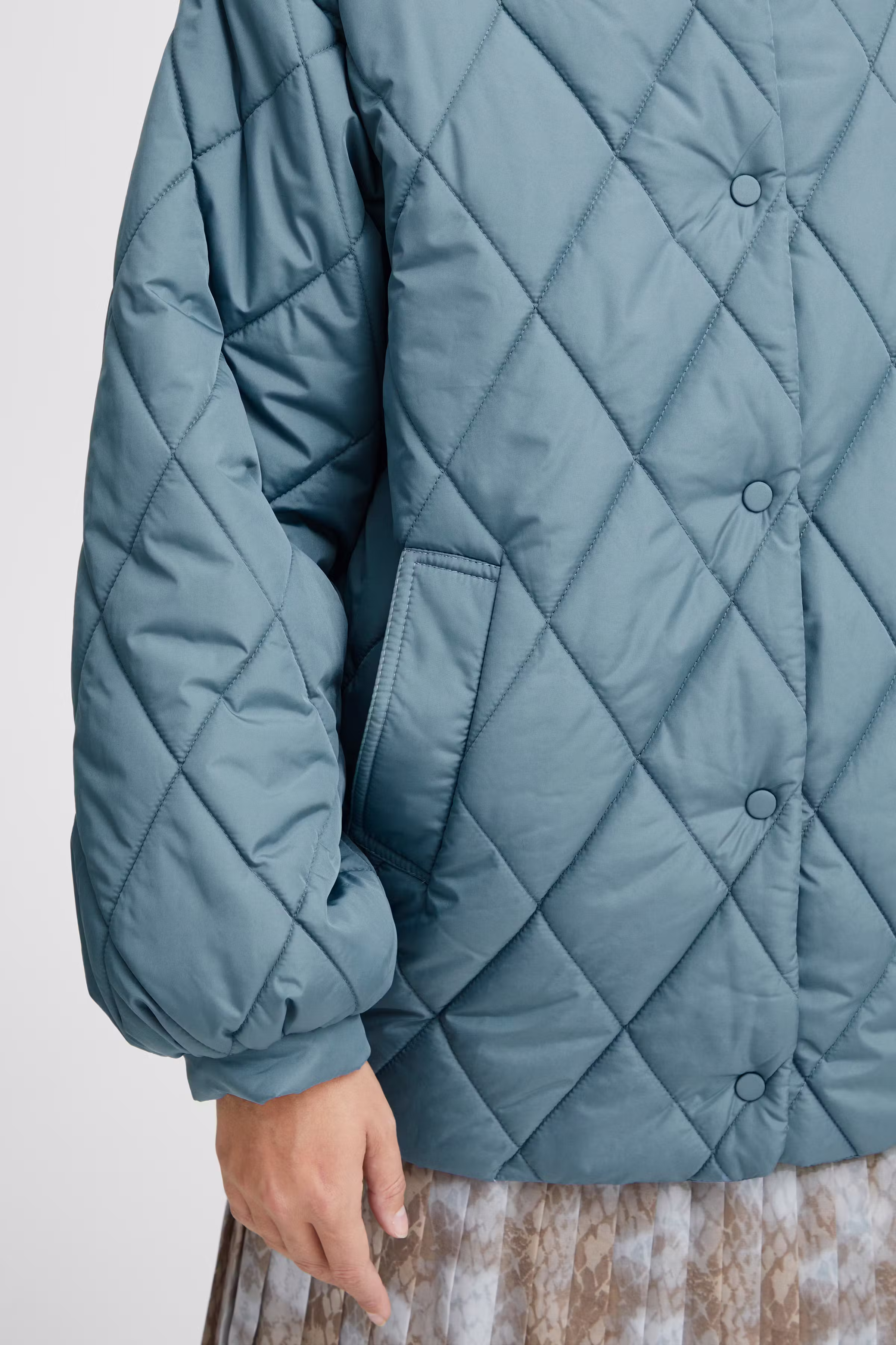 IHHANSA Oberbekleidung LOOKBOOK DETAIL 20118774-184215