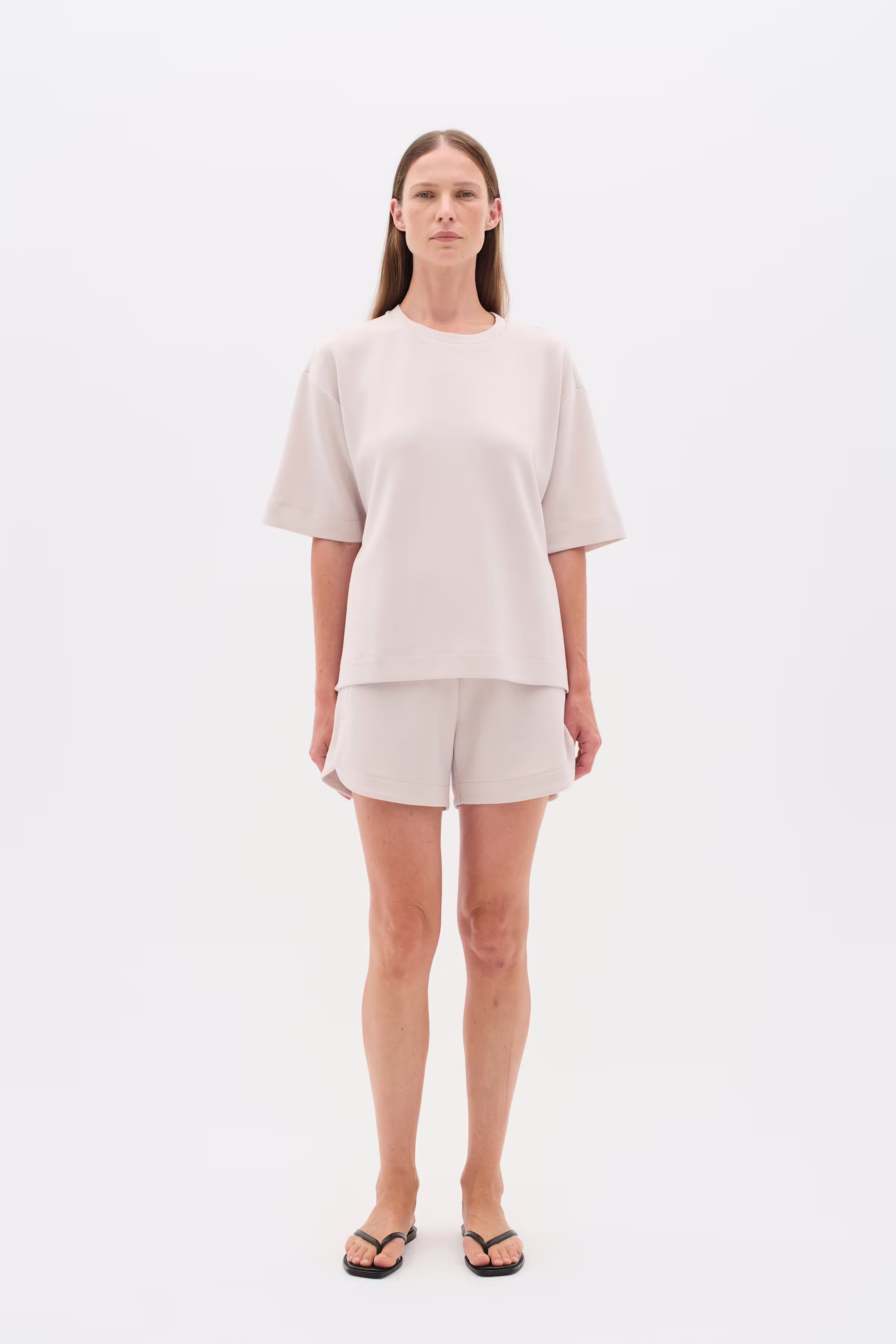 HenniehIW Shorts LOOKBOOK FRONT 30110370-130403