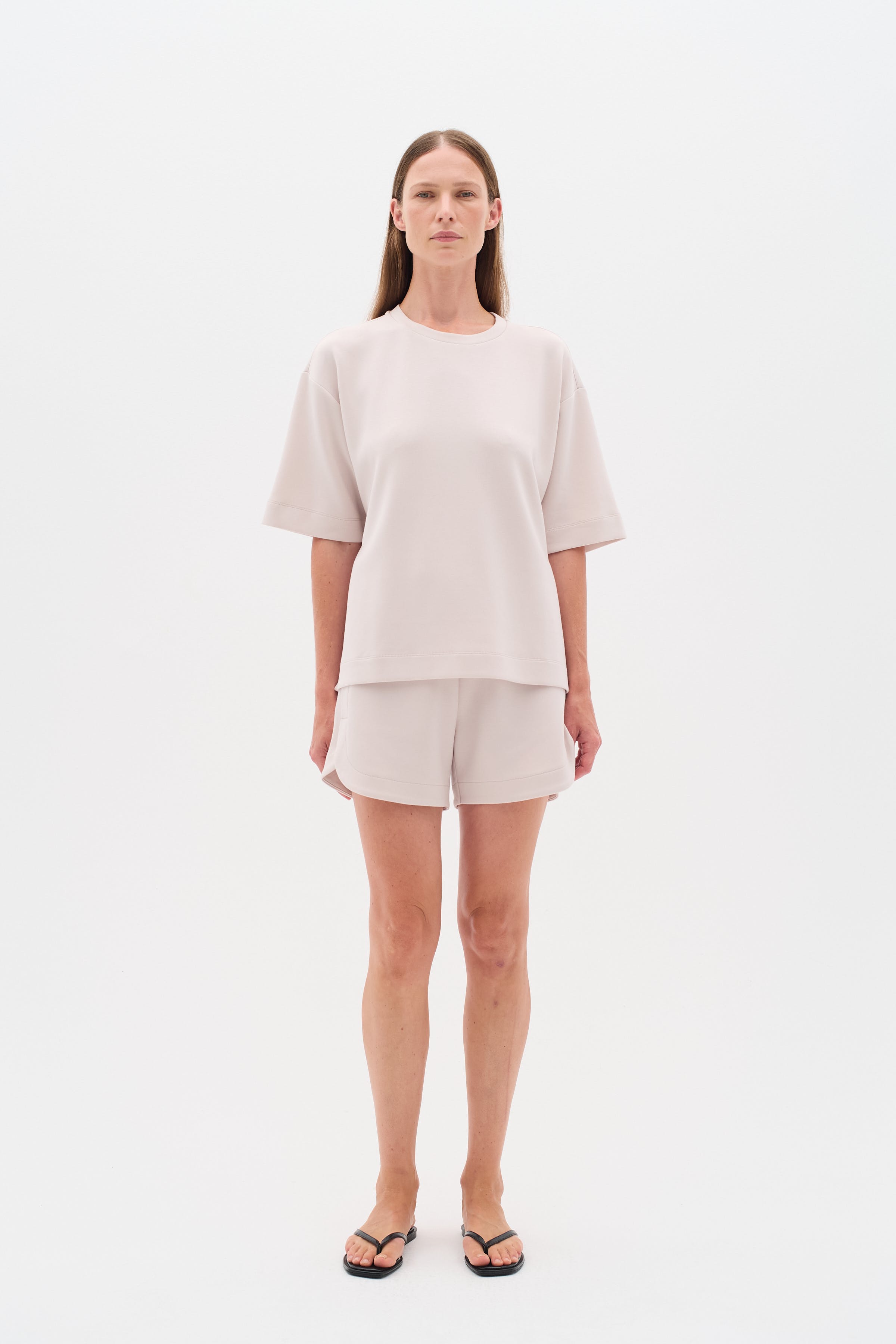 HenniehIW Shorts LOOKBOOK FRONT 30110370-130403