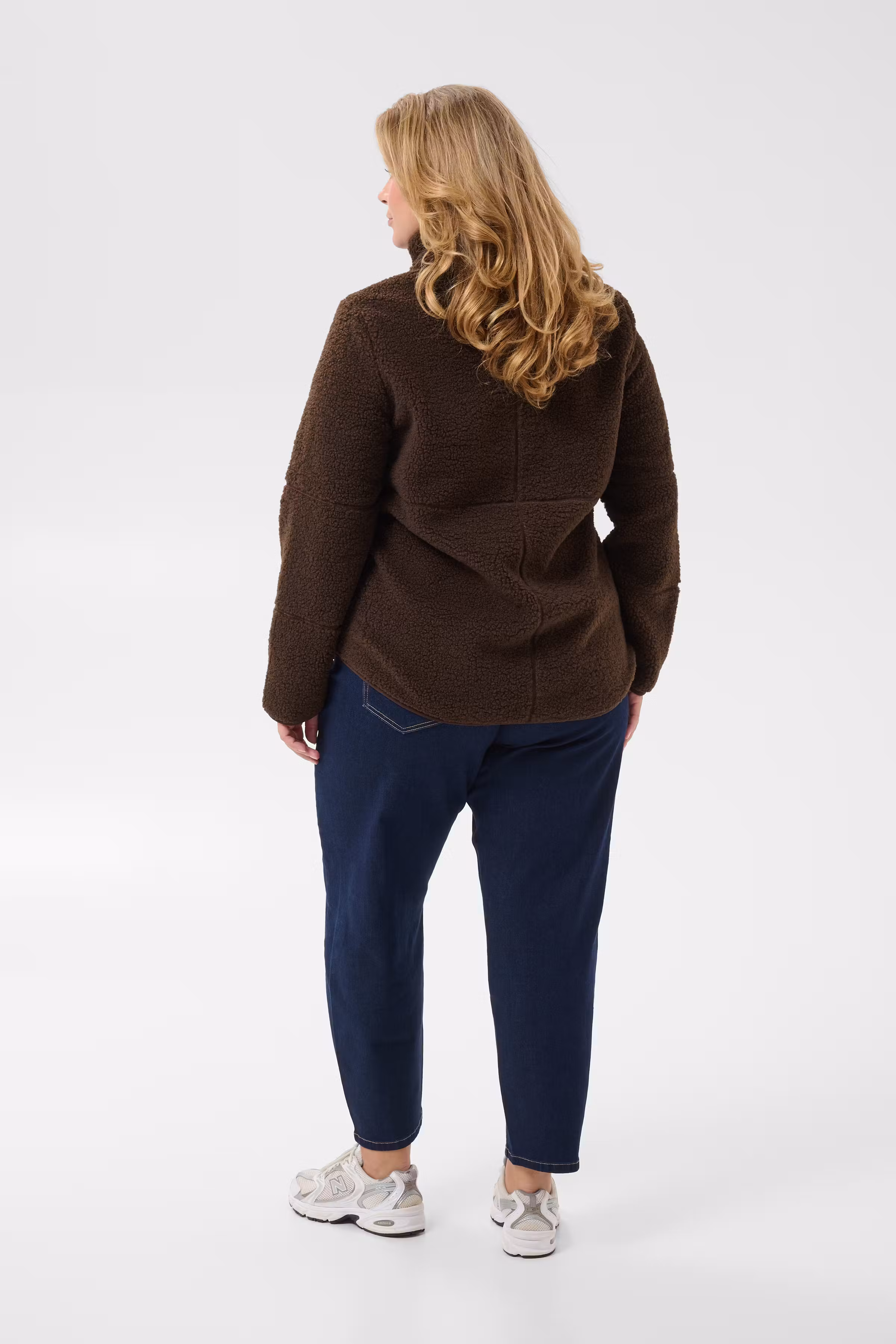 KCcanilla Outerwear LOOKBOOK BACK 10584946-191218
