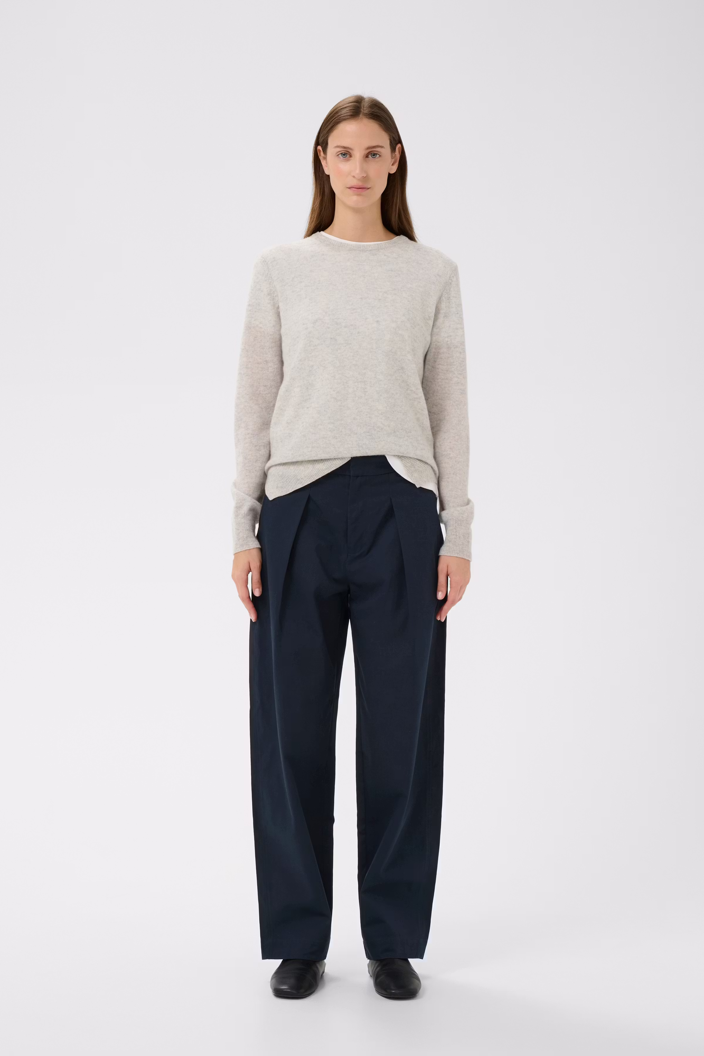 TinikkaIW Barrel Trousers LOOKBOOK FRONT 30111163-300005