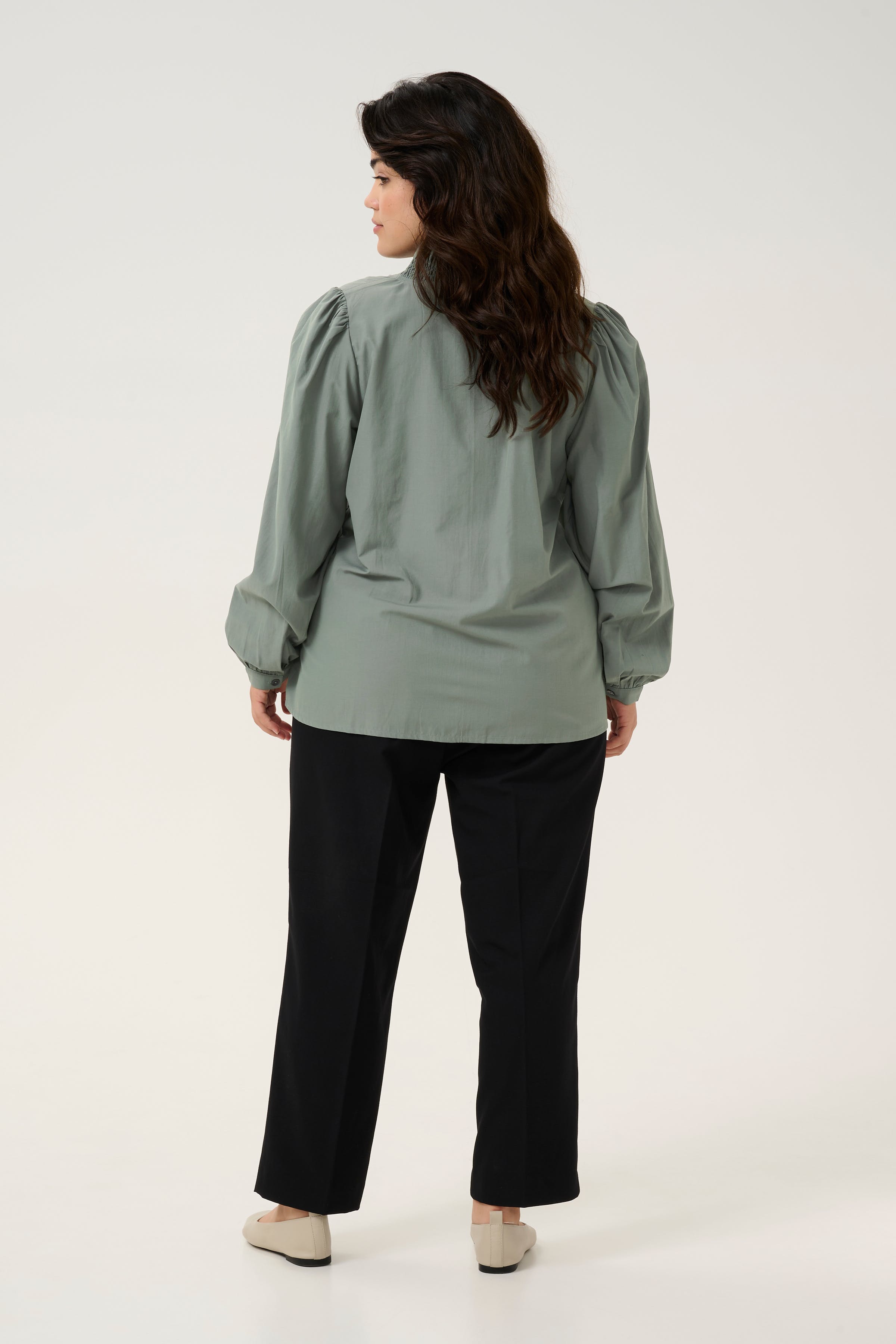 KAmai Shirt LOOKBOOK BACK 10583011-185606