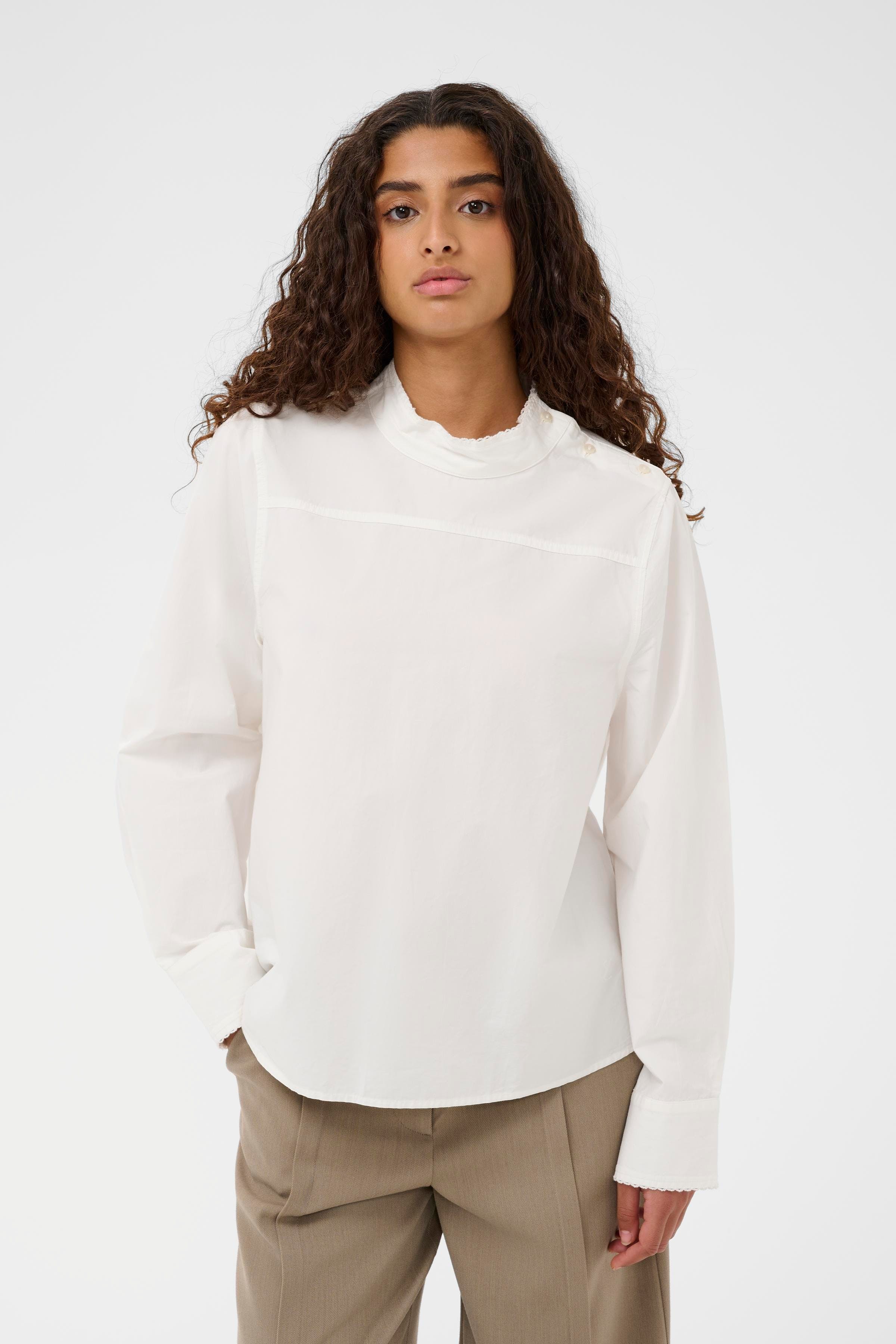 SLEmanda Blouse LOOKBOOK FRONT 30408893-110601